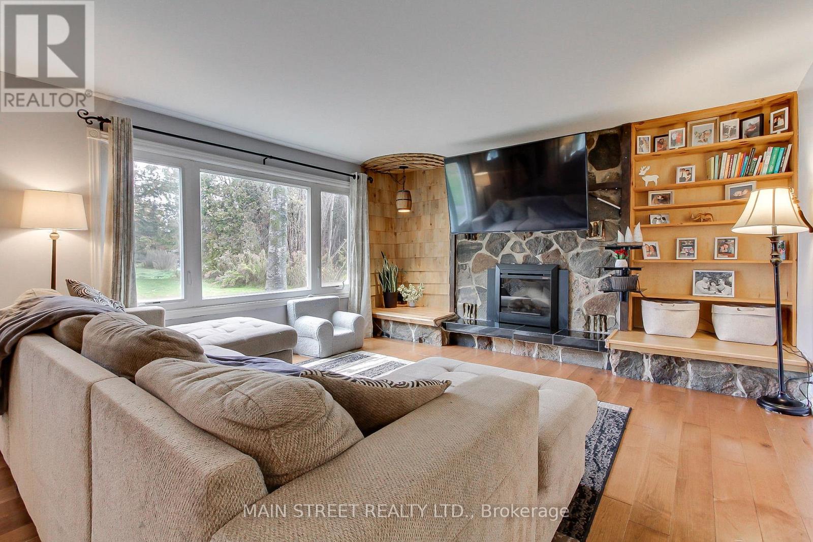 1021 Goshen Road, Innisfil, Ontario  L9S 2B5 - Photo 10 - N12547222