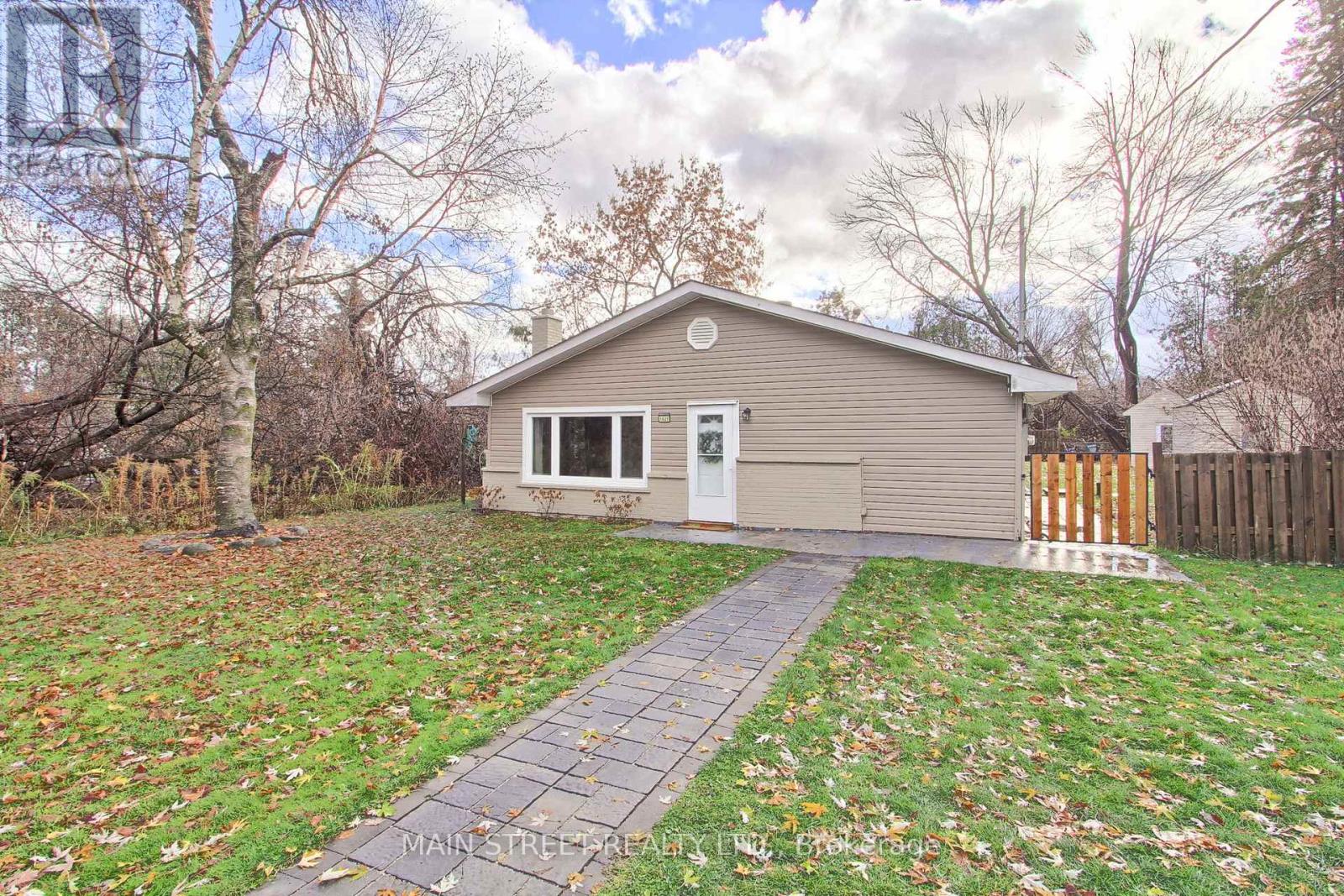 1021 Goshen Road, Innisfil, Ontario  L9S 2B5 - Photo 3 - N12547222