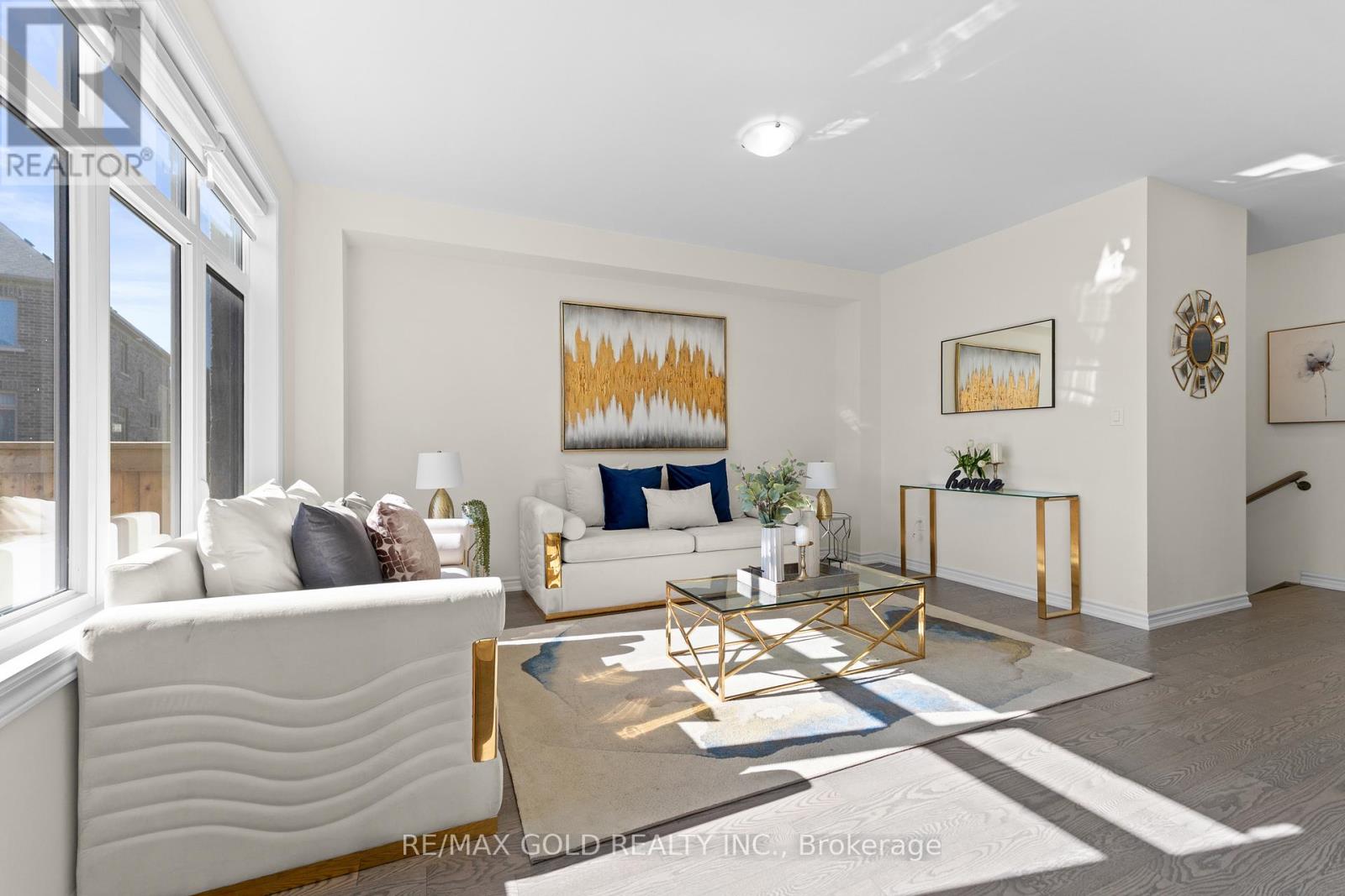 29 Bowline Vista, East Gwillimbury, Ontario  L9N 0W2 - Photo 5 - N12547238