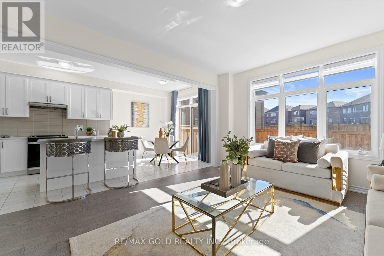 29 Bowline Vista, East Gwillimbury, Ontario  L9N 0W2 - Photo 6 - N12547238