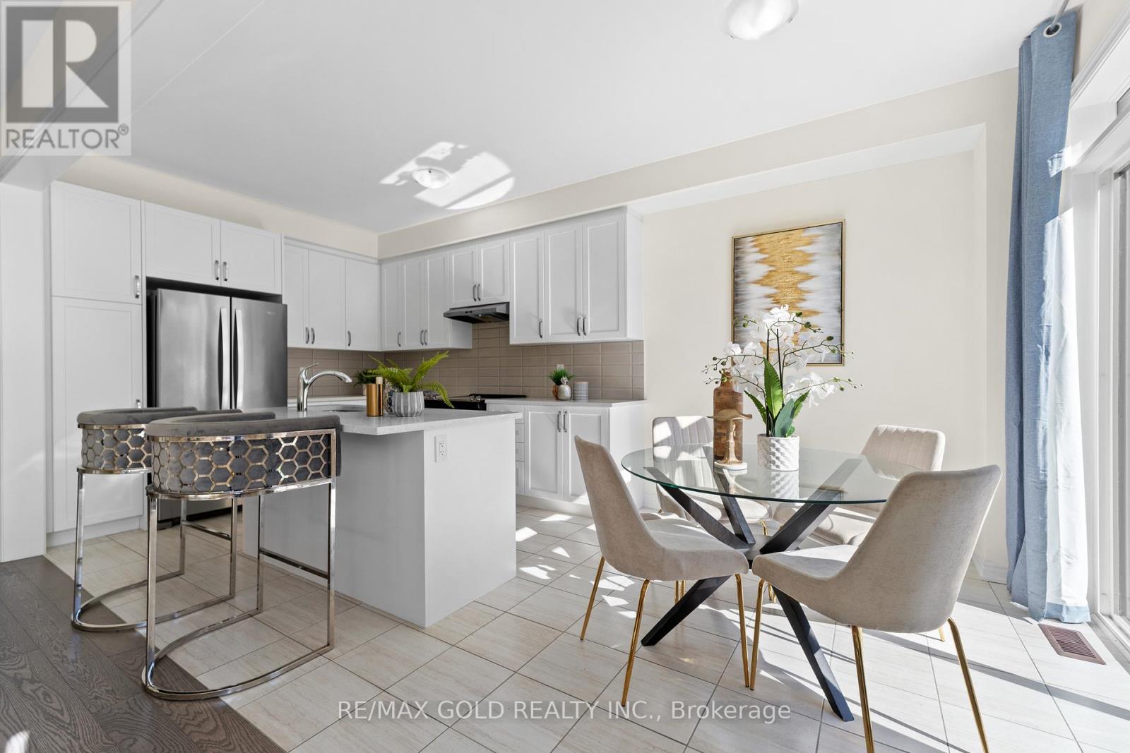 29 Bowline Vista, East Gwillimbury, Ontario  L9N 0W2 - Photo 7 - N12547238