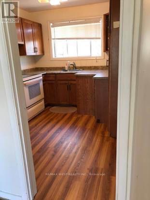 Main Floor - 410 Becker Road N, Richmond Hill, Ontario  L4C 2S4 - Photo 5 - N12547288