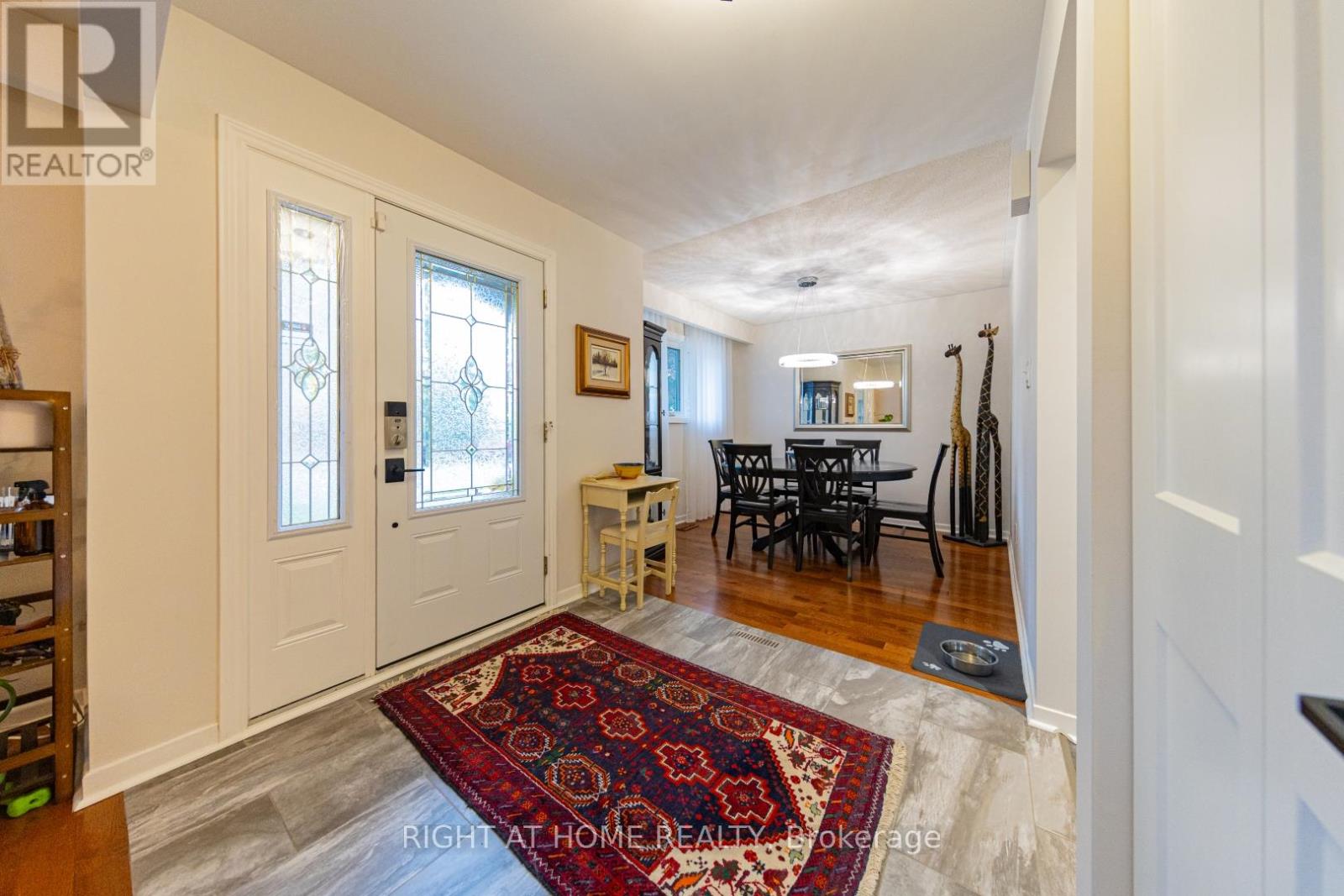 27 Bigwin Drive, Aurora, Ontario  L4G 3C4 - Photo 2 - N12547338