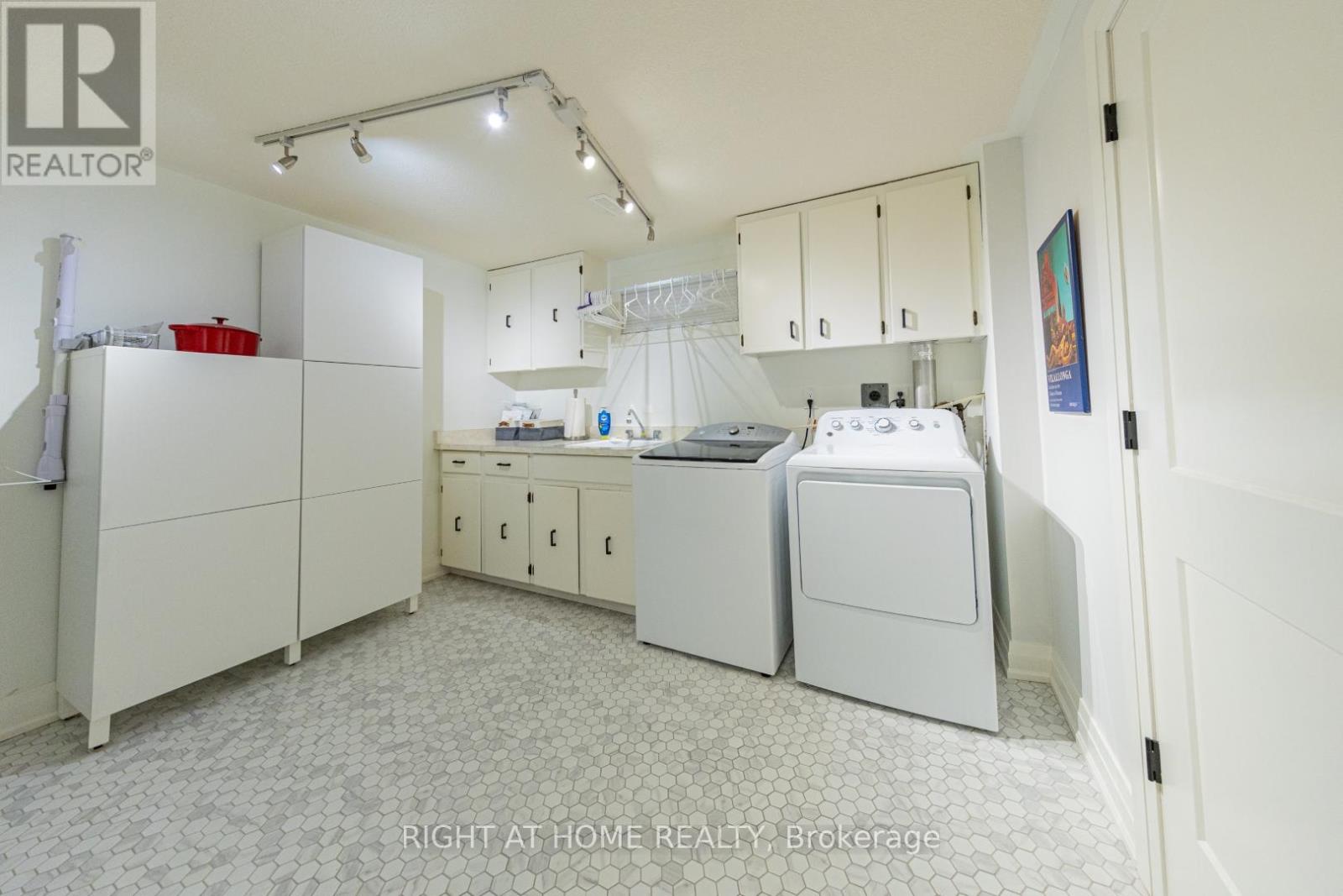 27 Bigwin Drive, Aurora, Ontario  L4G 3C4 - Photo 27 - N12547338