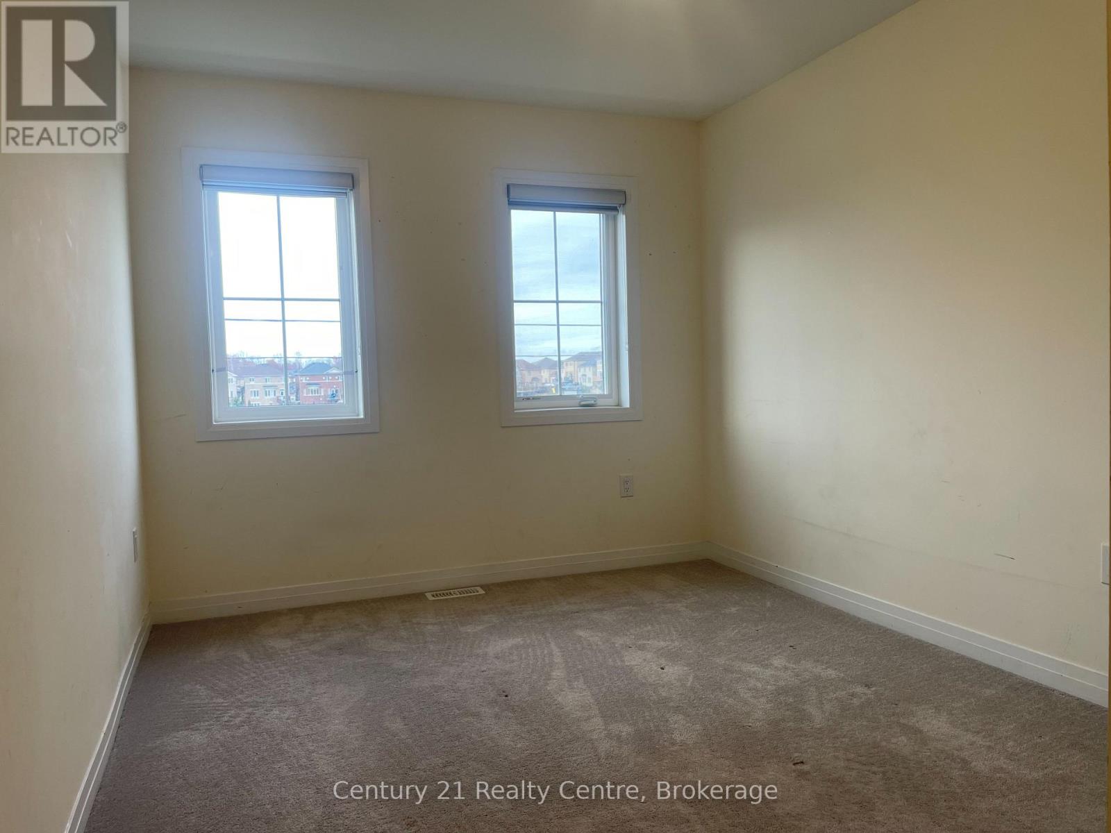 33 Brixham Lane, Brampton, Ontario  L7A 5K2 - Photo 11 - W12547206