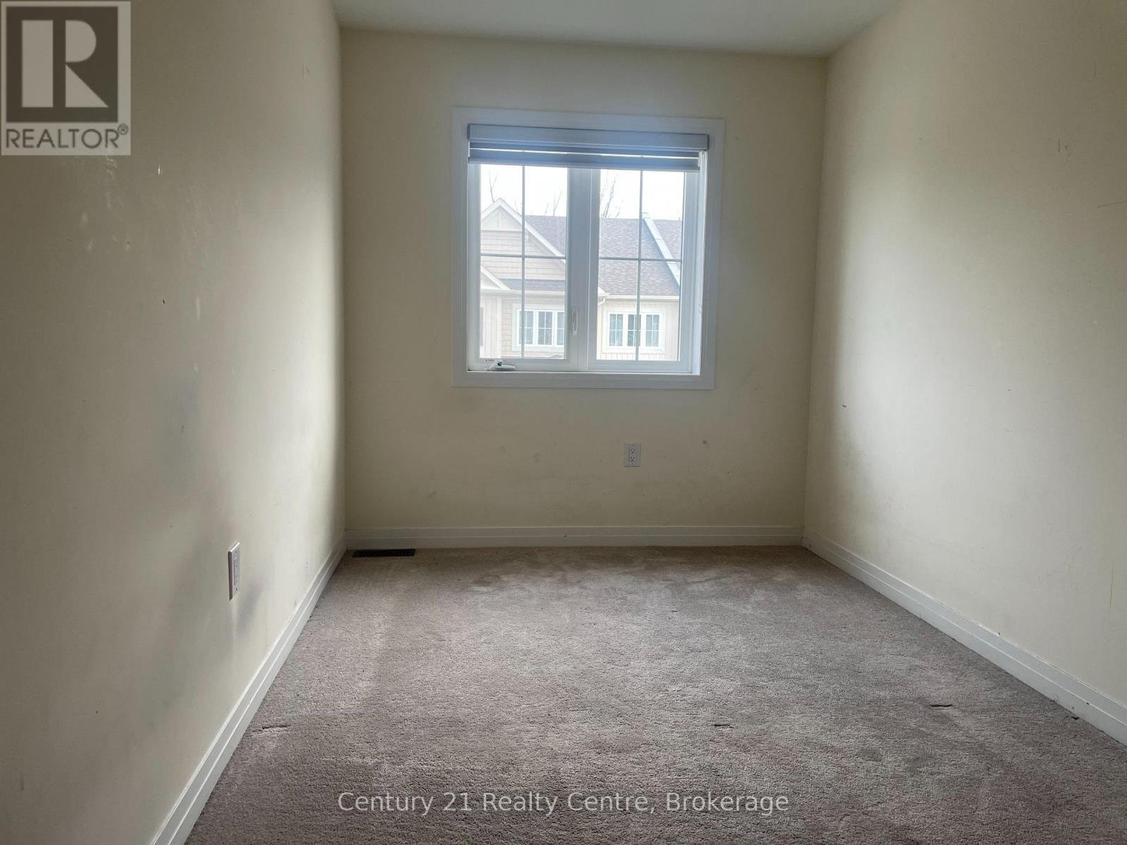 33 Brixham Lane, Brampton, Ontario  L7A 5K2 - Photo 8 - W12547206