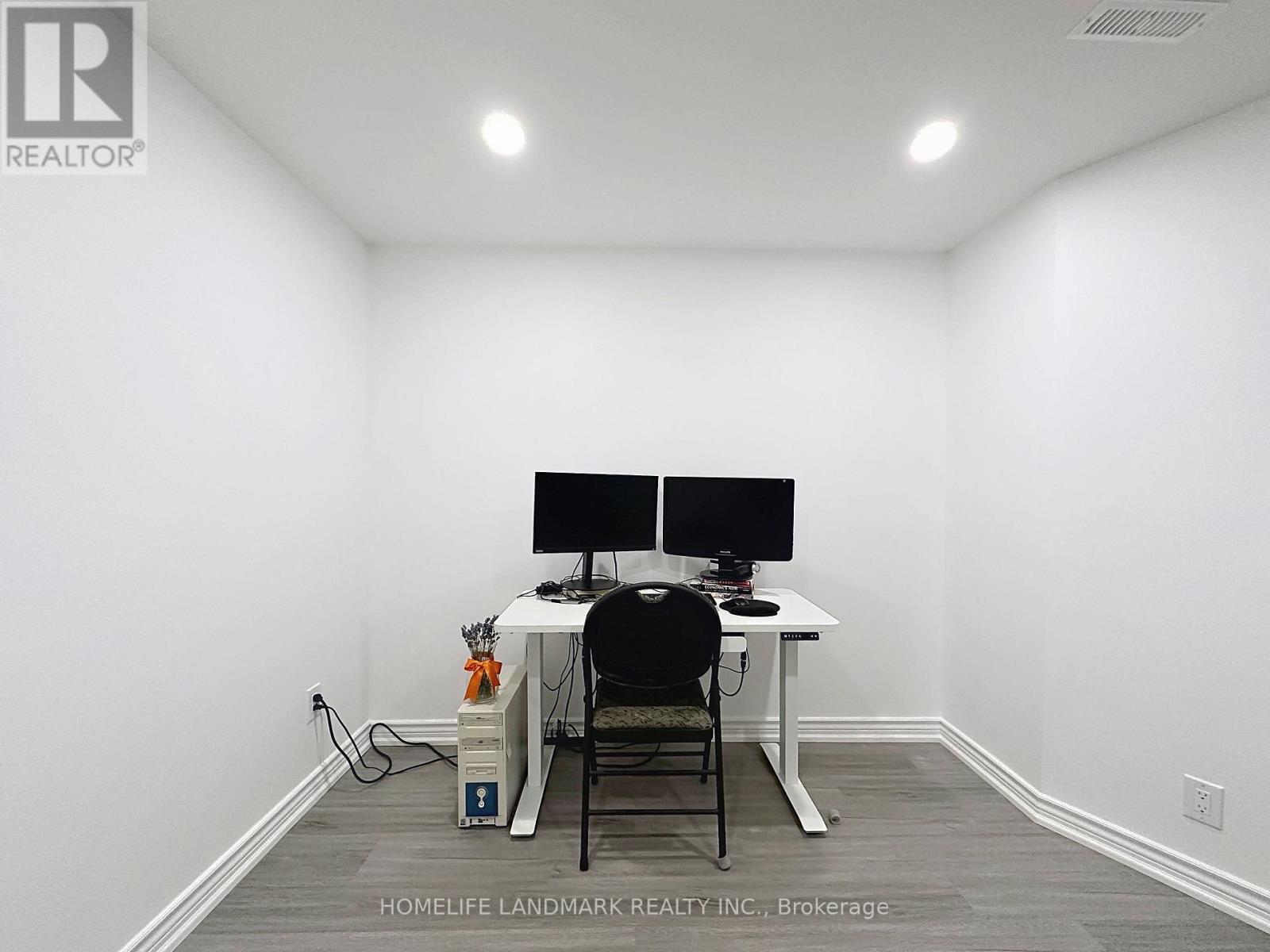 3865 Baycroft Drive, Mississauga, Ontario L5N 8J5 - Photo 38 - W12547324