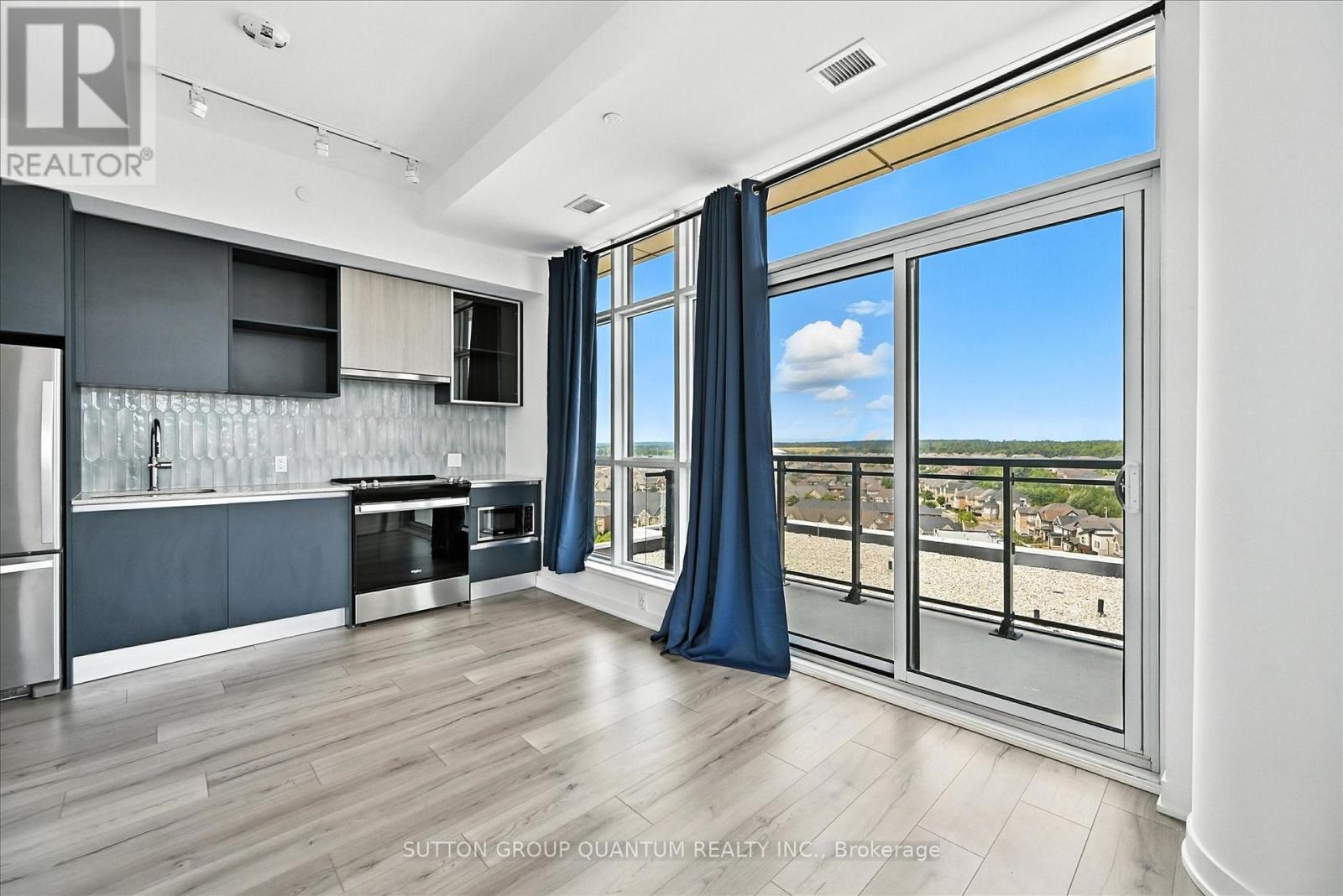 Ph06 - 405 Dundas Street W, Oakville, Ontario  L6M 4M2 - Photo 10 - W12547332