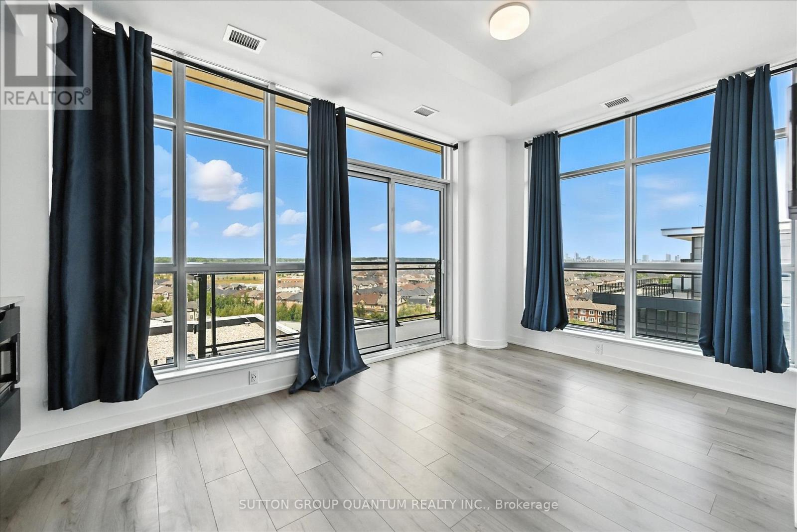 Ph06 - 405 Dundas Street W, Oakville, Ontario  L6M 4M2 - Photo 7 - W12547332