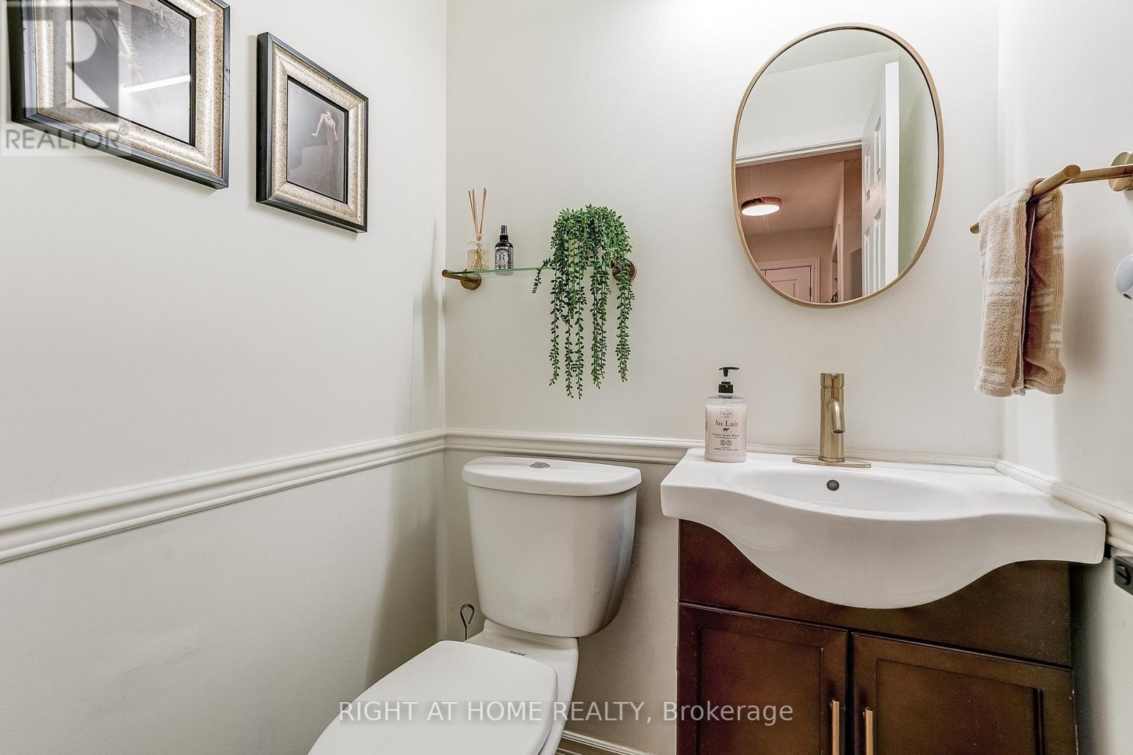 9 Aspen Court, Hamilton, Ontario L8B 0A7 - Photo 18 - X12547220