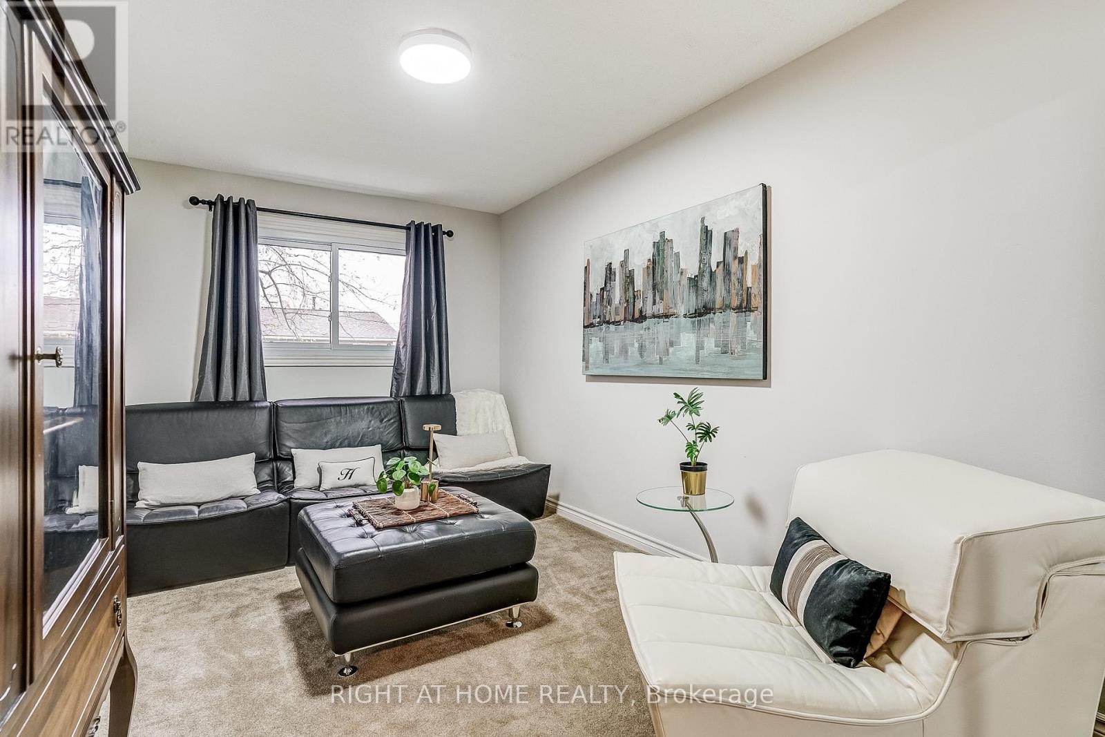 9 Aspen Court, Hamilton, Ontario L8B 0A7 - Photo 22 - X12547220