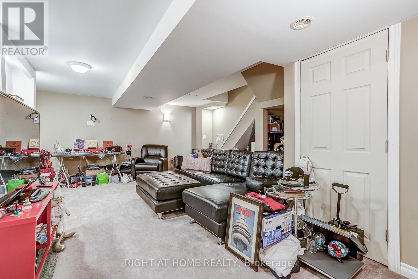 9 Aspen Court, Hamilton, Ontario L8B 0A7 - Photo 26 - X12547220