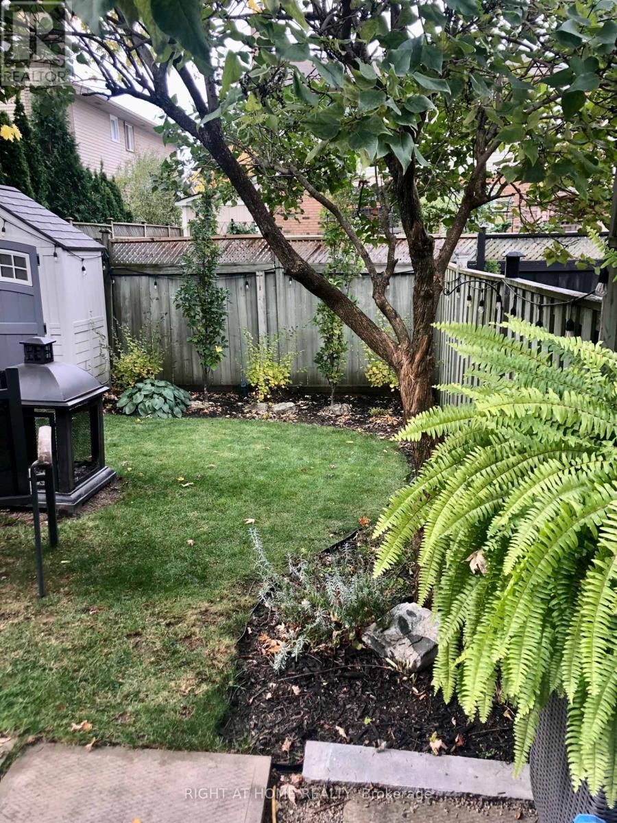 9 Aspen Court, Hamilton, Ontario L8B 0A7 - Photo 39 - X12547220