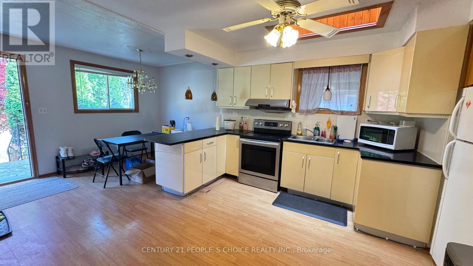 #furnished - 122 Rifle Range Road, Hamilton, Ontario L8S 3B6 - Photo 16 - X12547228