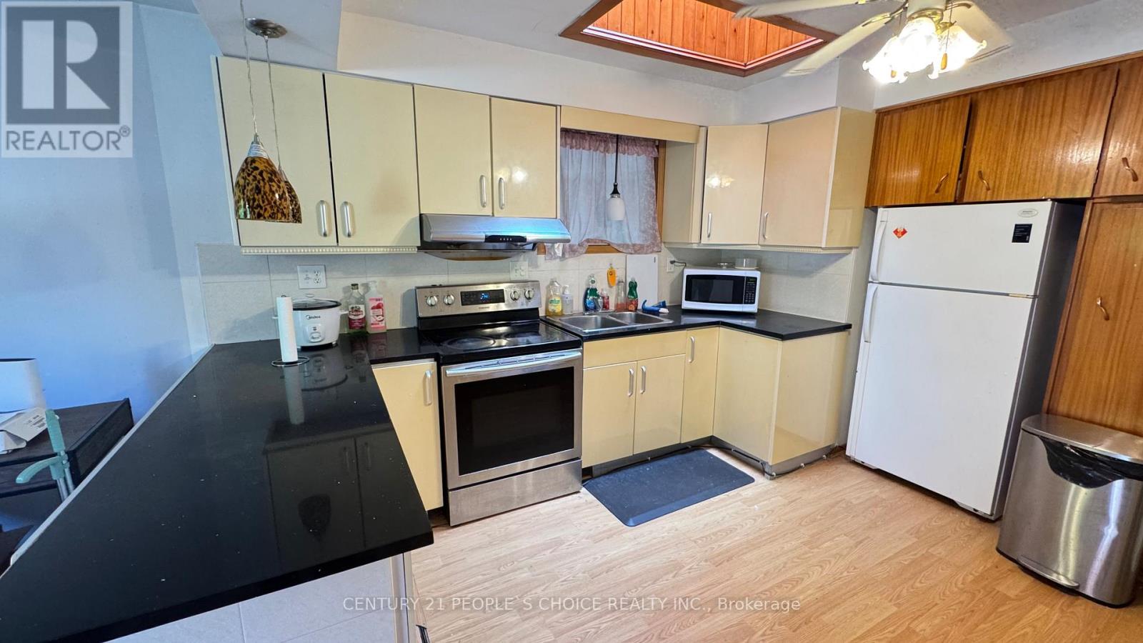 #furnished - 122 Rifle Range Road, Hamilton, Ontario L8S 3B6 - Photo 17 - X12547228