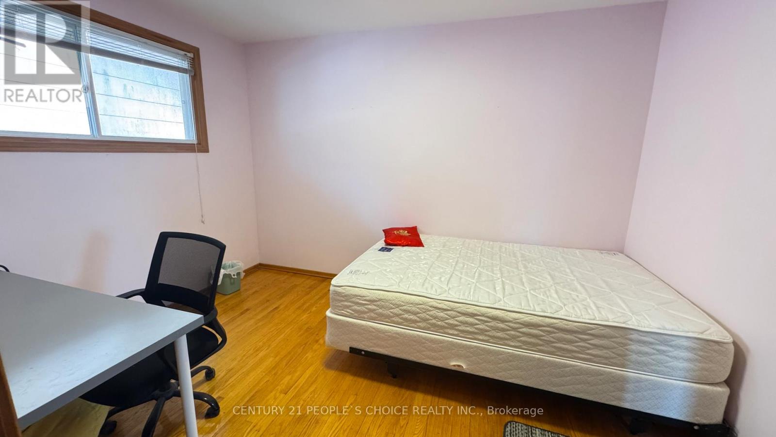 #furnished - 122 Rifle Range Road, Hamilton, Ontario L8S 3B6 - Photo 23 - X12547228