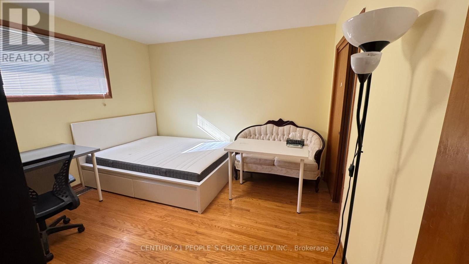 #furnished - 122 Rifle Range Road, Hamilton, Ontario L8S 3B6 - Photo 25 - X12547228