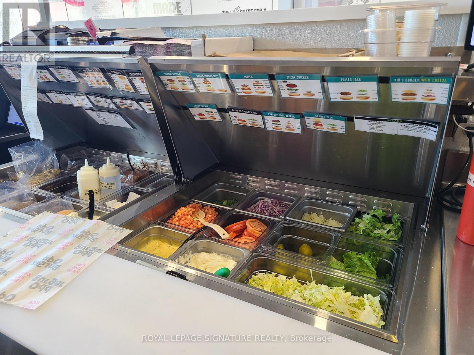 920 Upper Wentworth Street, Hamilton, Ontario L9A 5C5 - Photo 10 - X12547264