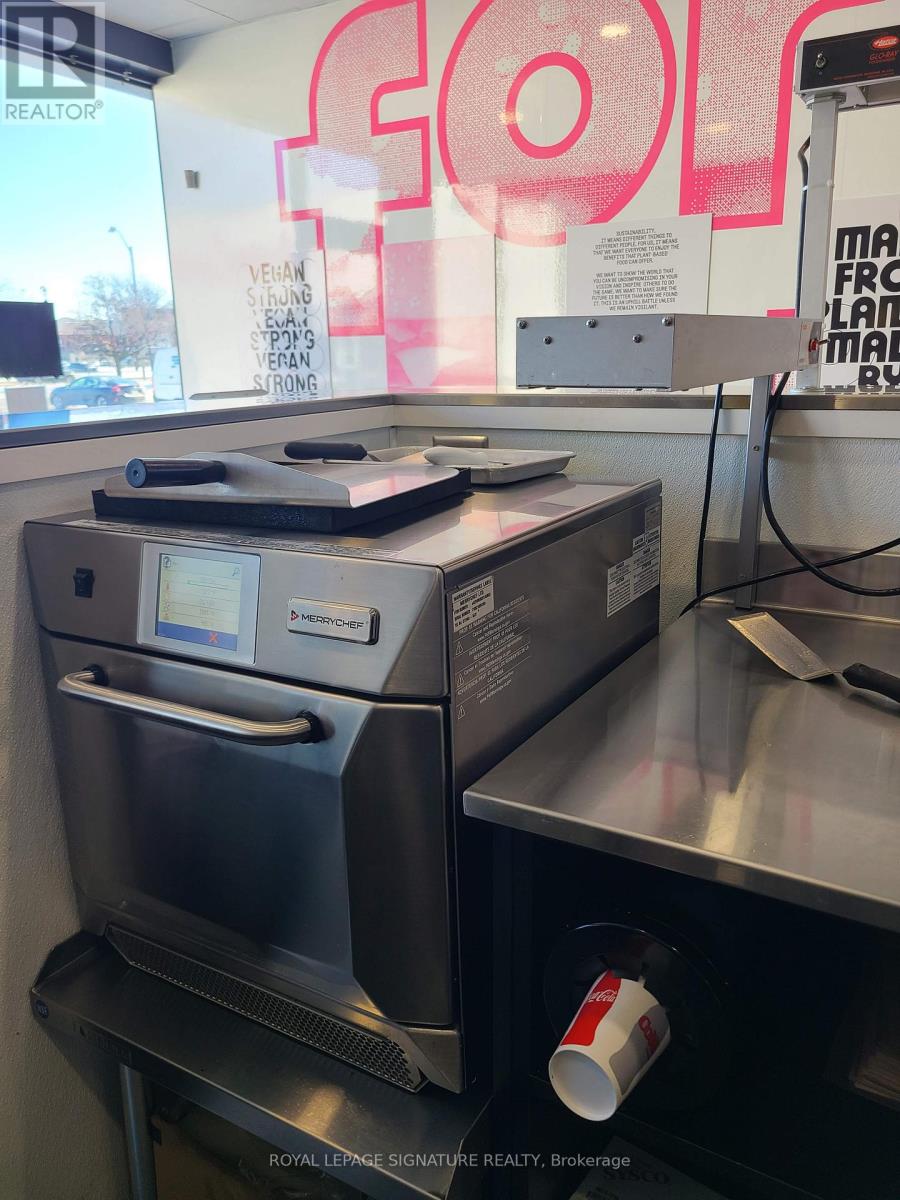 920 Upper Wentworth Street, Hamilton, Ontario L9A 5C5 - Photo 14 - X12547264