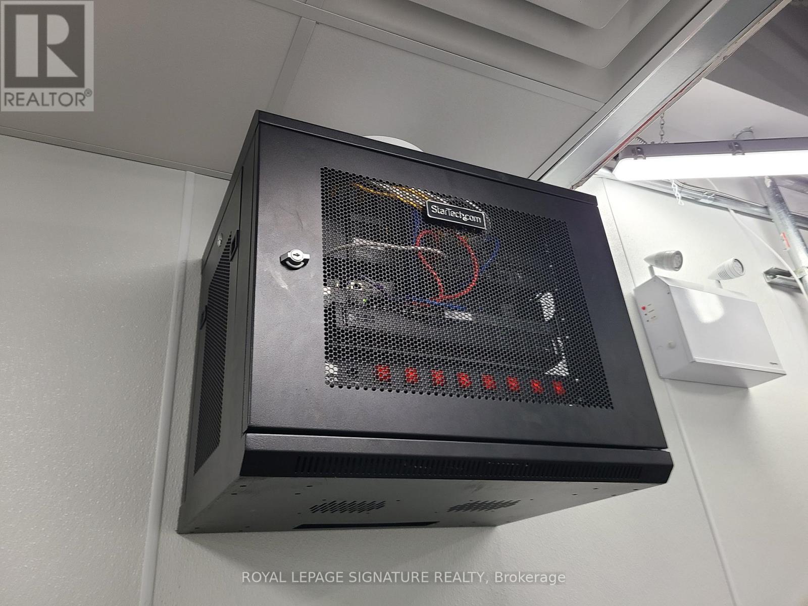 920 Upper Wentworth Street, Hamilton, Ontario L9A 5C5 - Photo 18 - X12547264