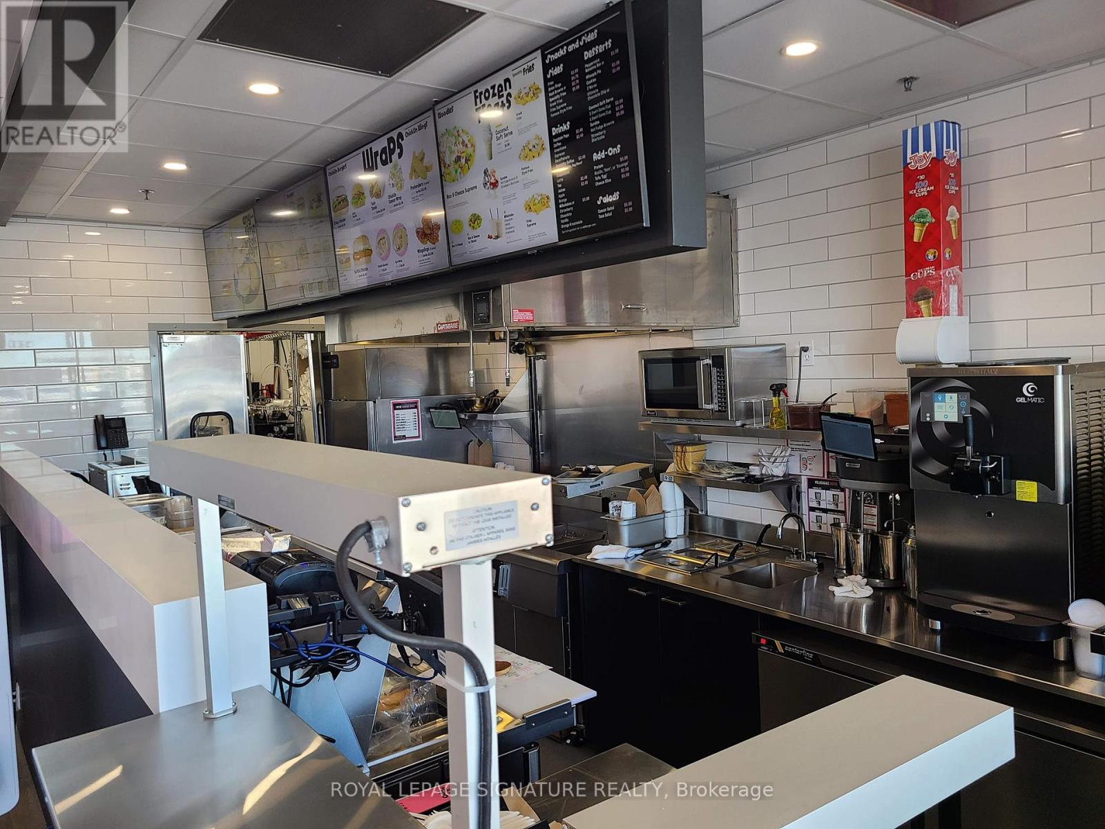 920 Upper Wentworth Street, Hamilton, Ontario L9A 5C5 - Photo 20 - X12547264