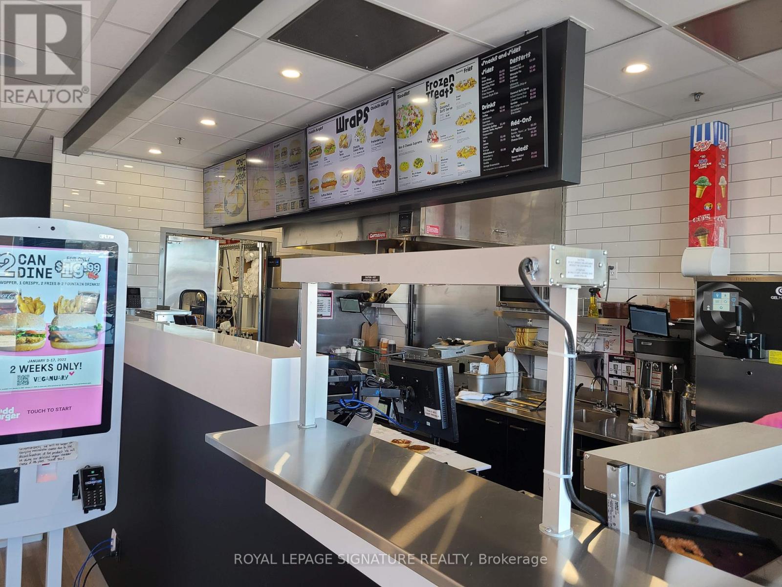 920 Upper Wentworth Street, Hamilton, Ontario L9A 5C5 - Photo 21 - X12547264