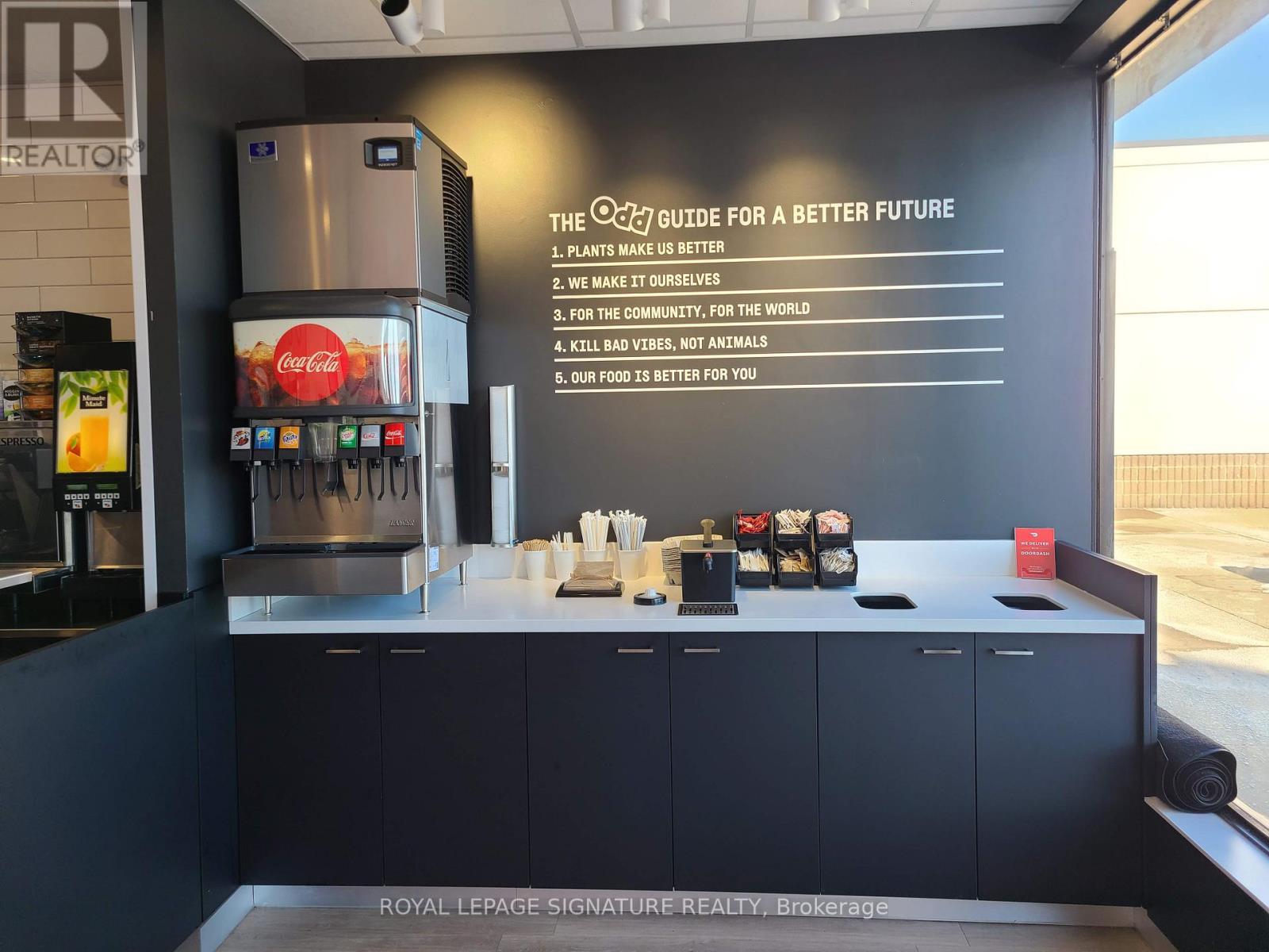 920 Upper Wentworth Street, Hamilton, Ontario L9A 5C5 - Photo 5 - X12547264