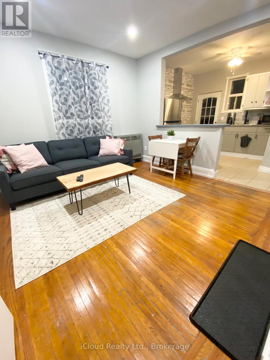 205 Prospect Street S, Hamilton, Ontario L8M 2Z6 - Photo 10 - X12547276