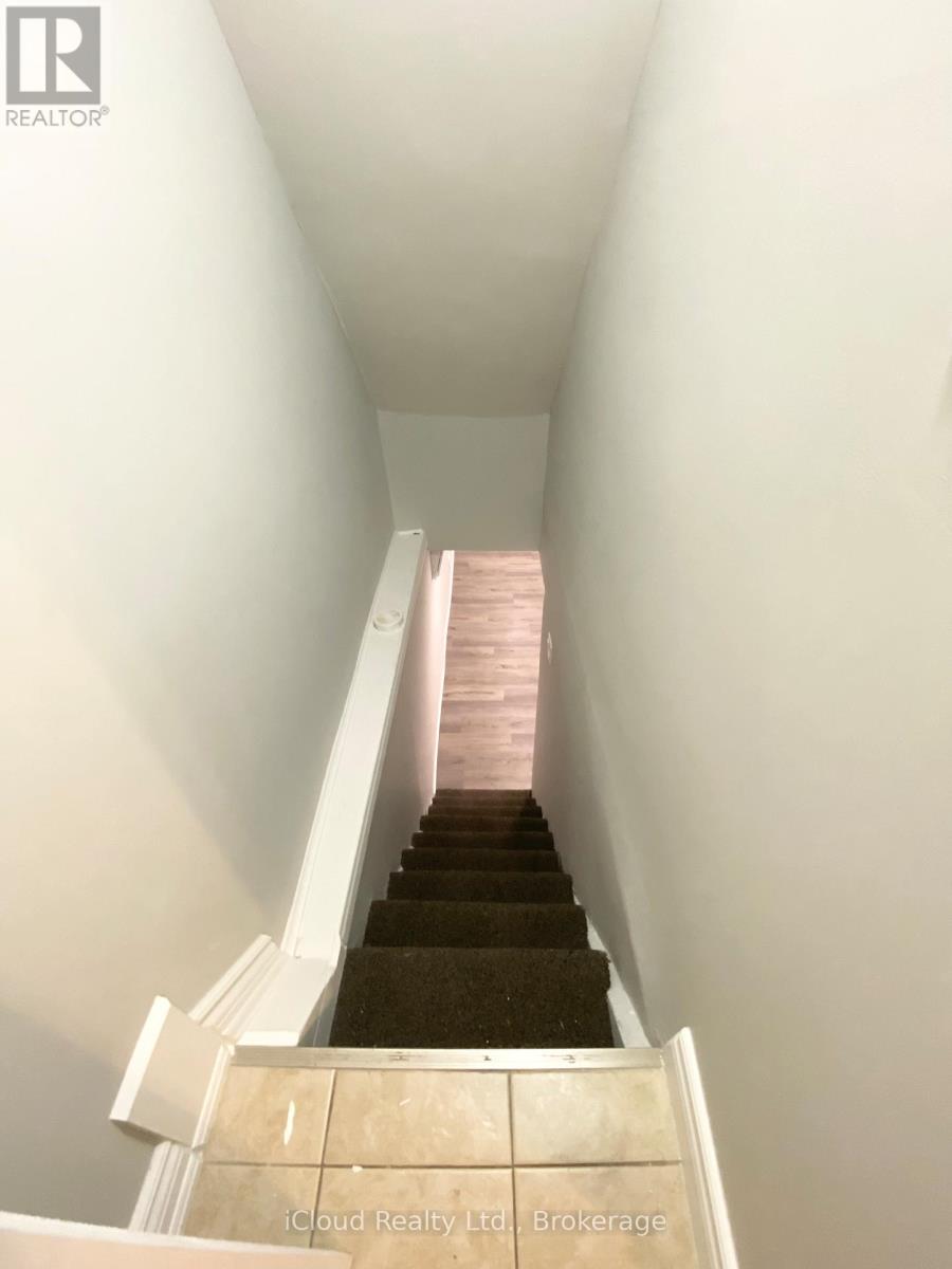 205 Prospect Street S, Hamilton, Ontario L8M 2Z6 - Photo 13 - X12547276