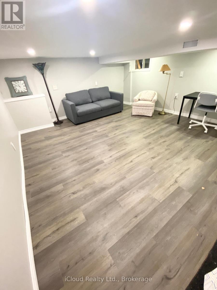 205 Prospect Street S, Hamilton, Ontario L8M 2Z6 - Photo 14 - X12547276