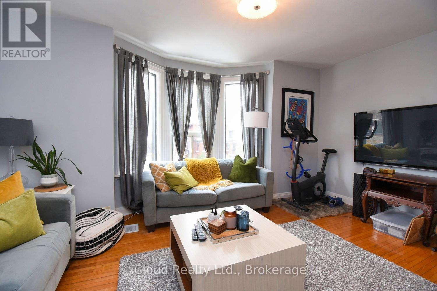 205 Prospect Street S, Hamilton, Ontario L8M 2Z6 - Photo 17 - X12547276