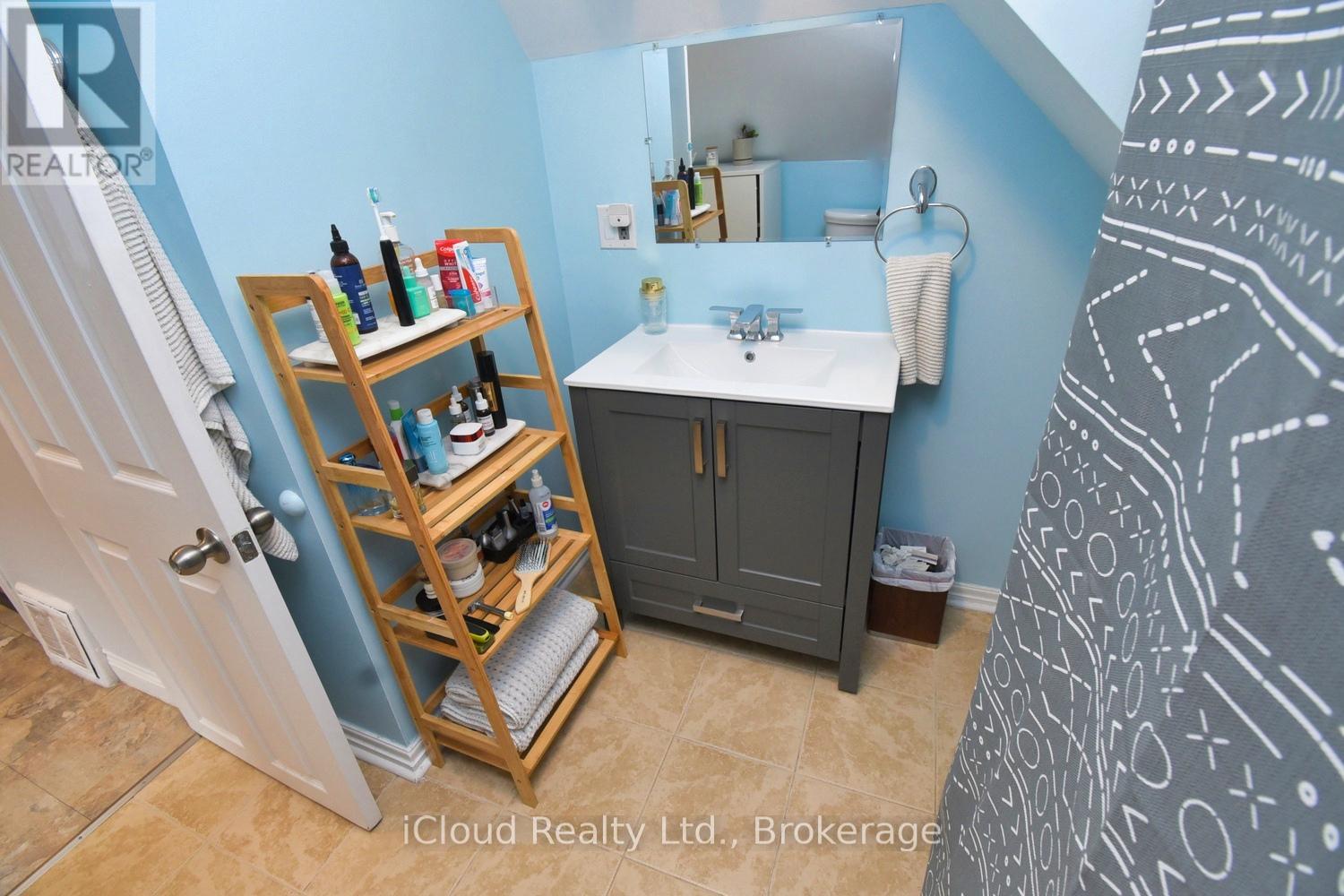 205 Prospect Street S, Hamilton, Ontario L8M 2Z6 - Photo 27 - X12547276