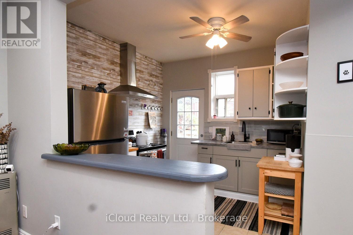 205 Prospect Street S, Hamilton, Ontario L8M 2Z6 - Photo 7 - X12547276