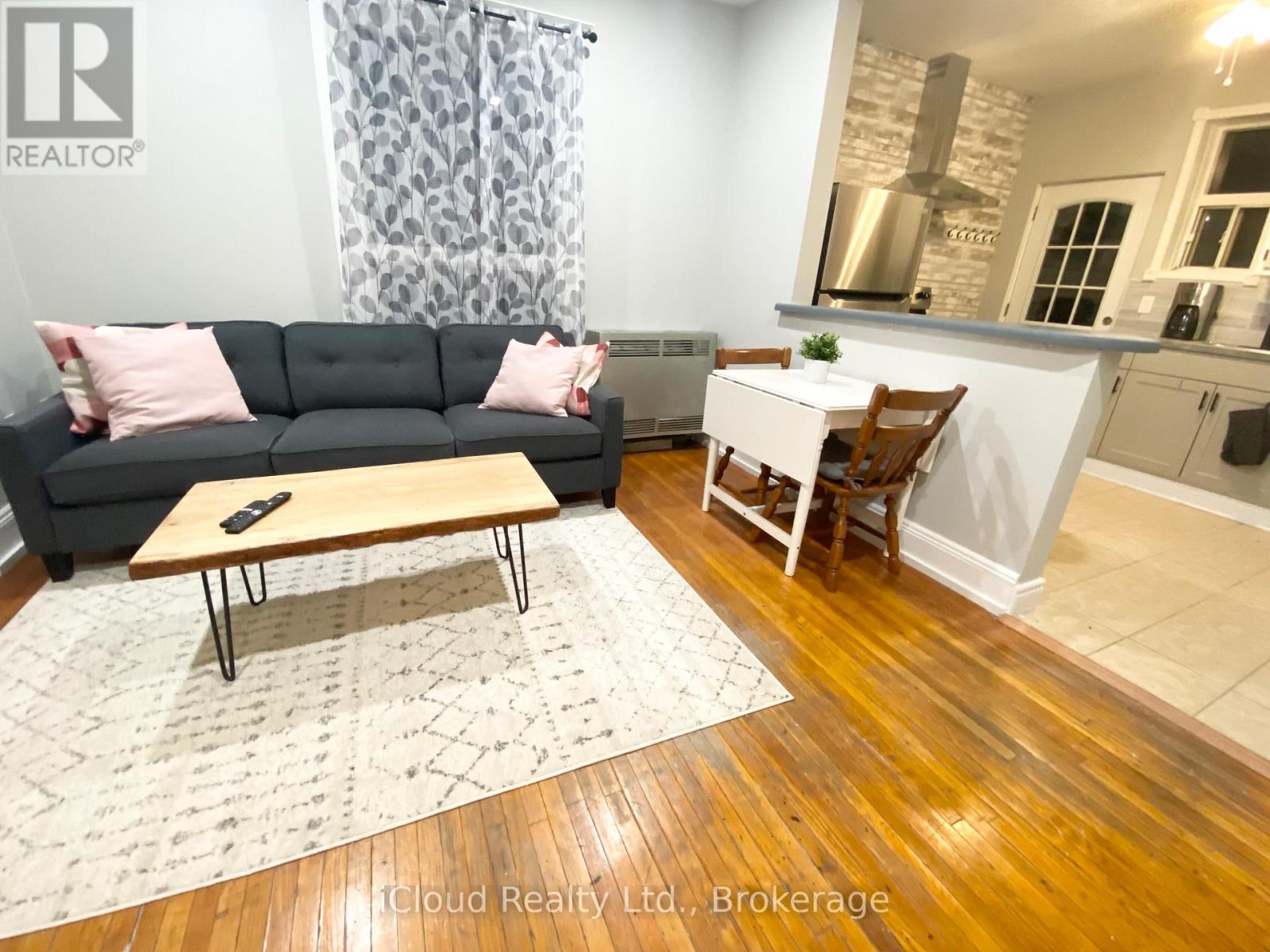 205 Prospect Street S, Hamilton, Ontario L8M 2Z6 - Photo 8 - X12547276