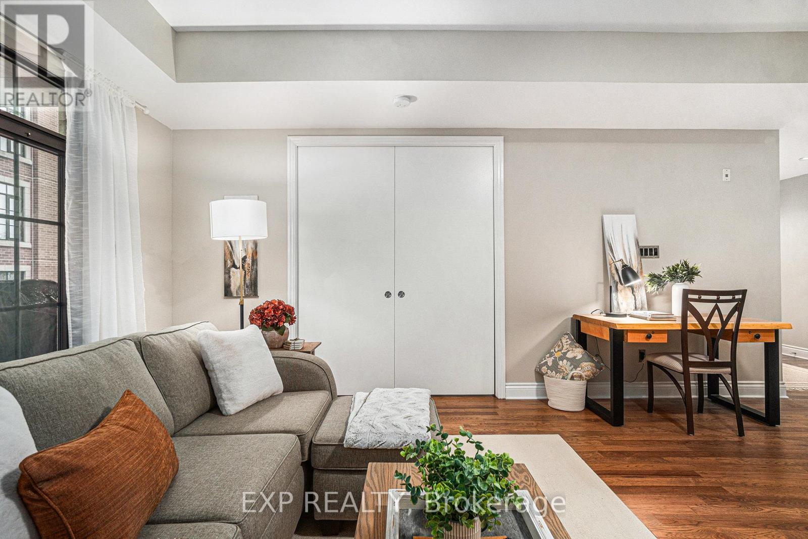 403 - 327 Breezehill Avenue S, Ottawa, Ontario K1Y 1R6 - Photo 11 - X12547362