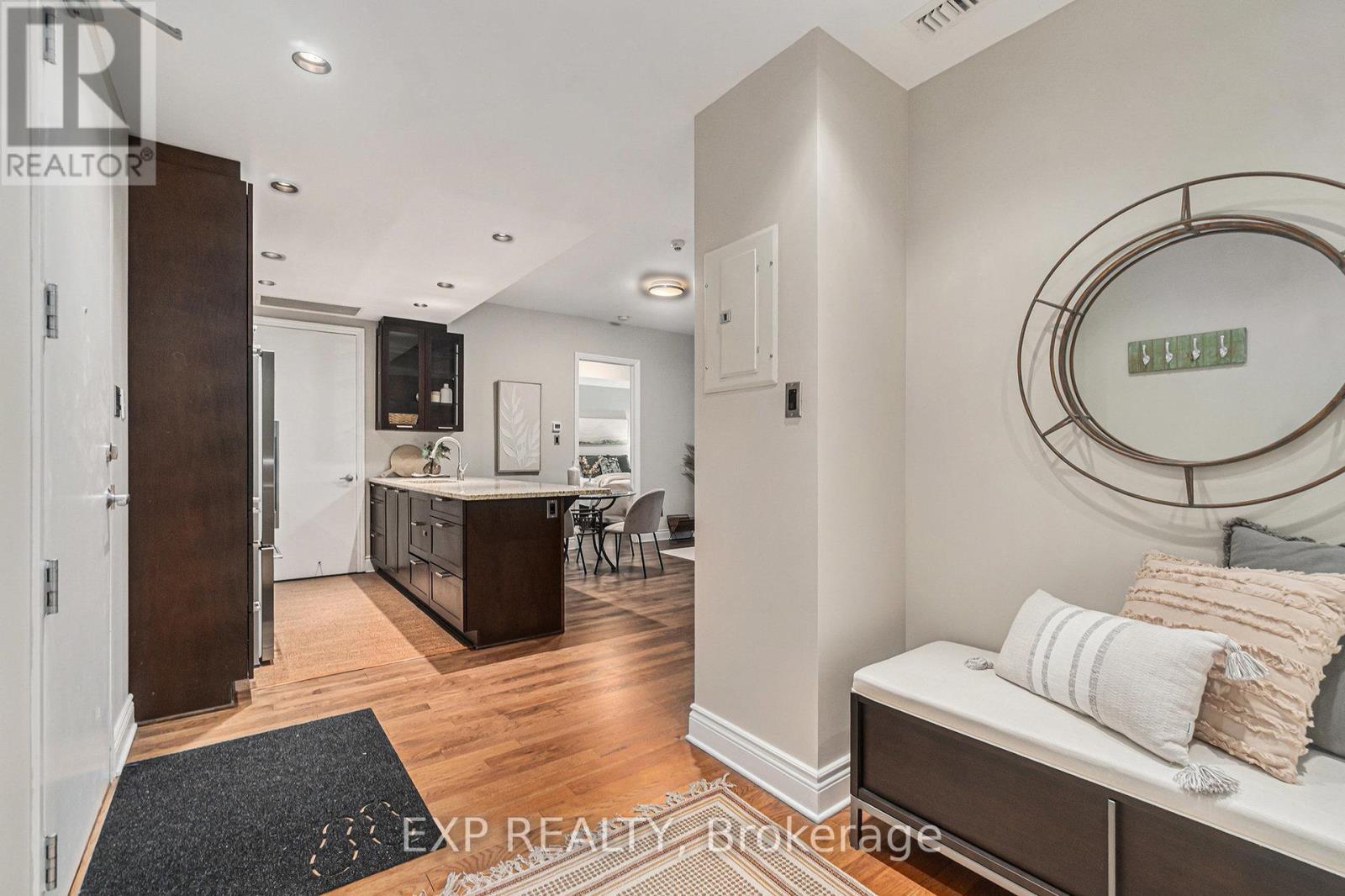 403 - 327 Breezehill Avenue S, Ottawa, Ontario K1Y 1R6 - Photo 3 - X12547362