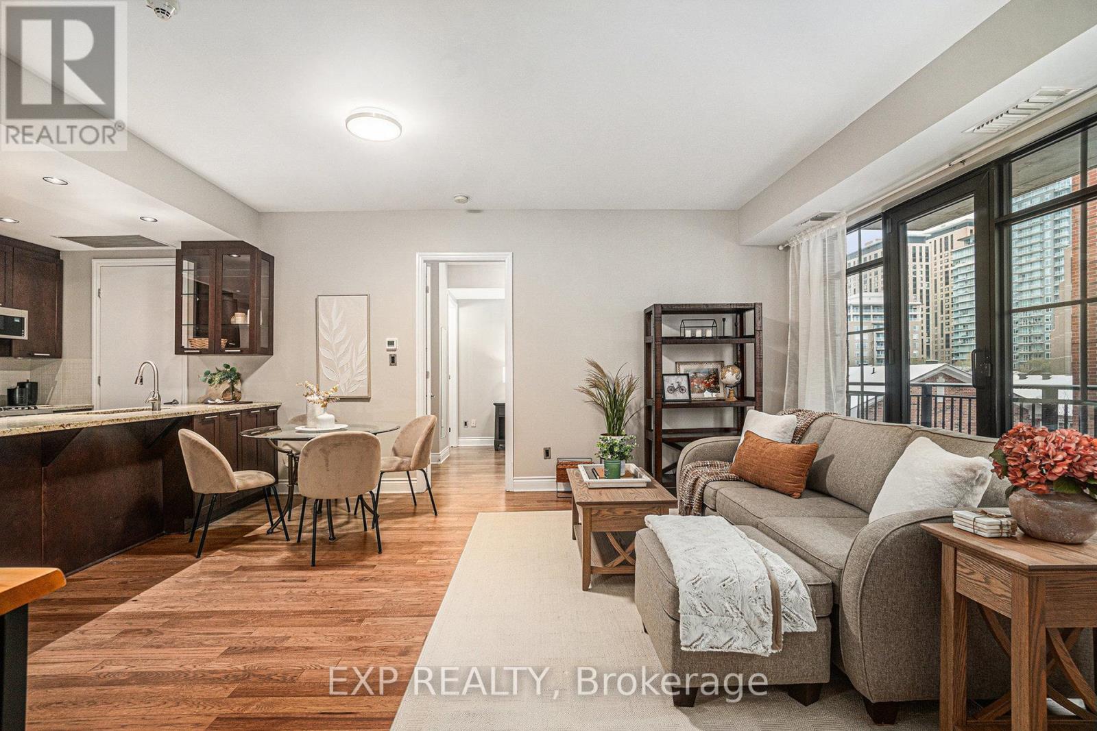 403 - 327 Breezehill Avenue S, Ottawa, Ontario K1Y 1R6 - Photo 5 - X12547362