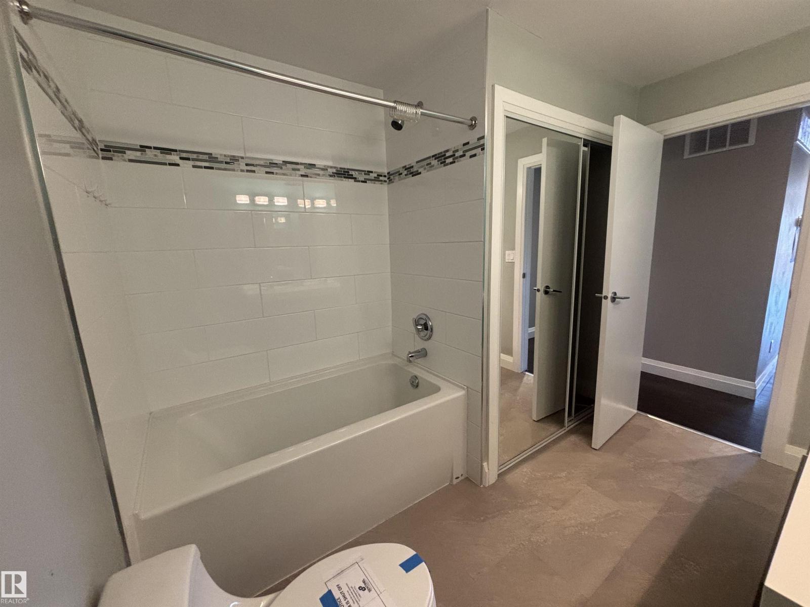 5979 40 Av Nw, Edmonton, Alberta  T6L 3P6 - Photo 5 - E4465816