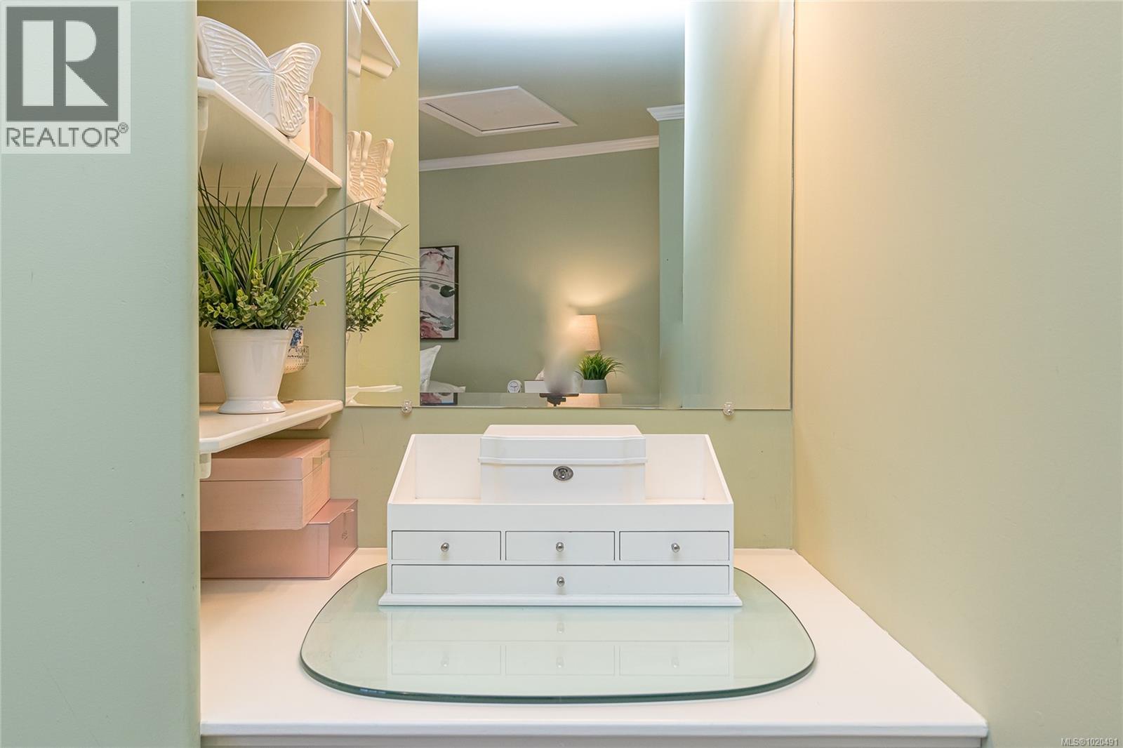 104 1196 Clovelly Terr, Saanich, British Columbia V8P 1V6 - Photo 19 - 1020491