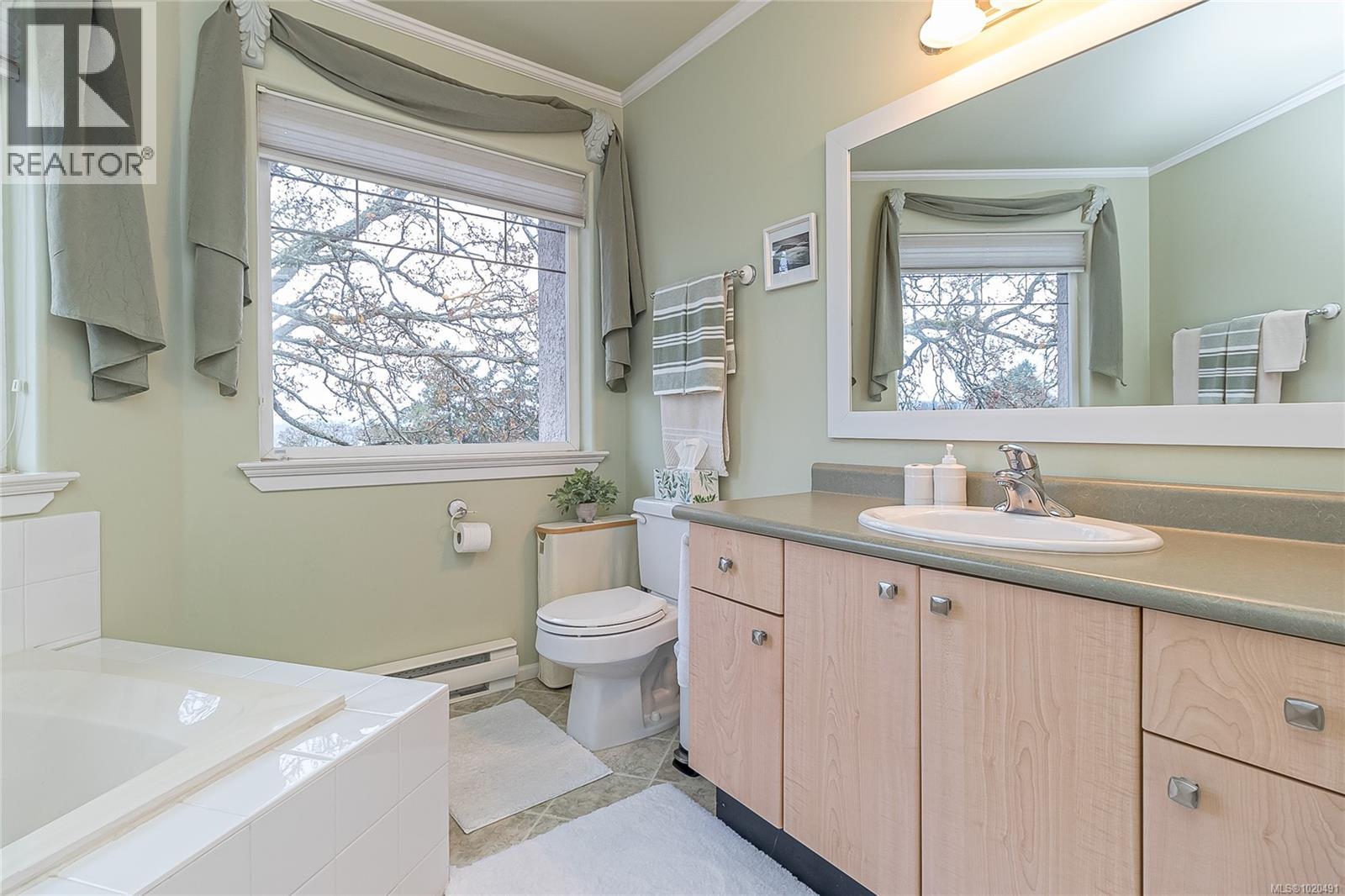 104 1196 Clovelly Terr, Saanich, British Columbia V8P 1V6 - Photo 22 - 1020491