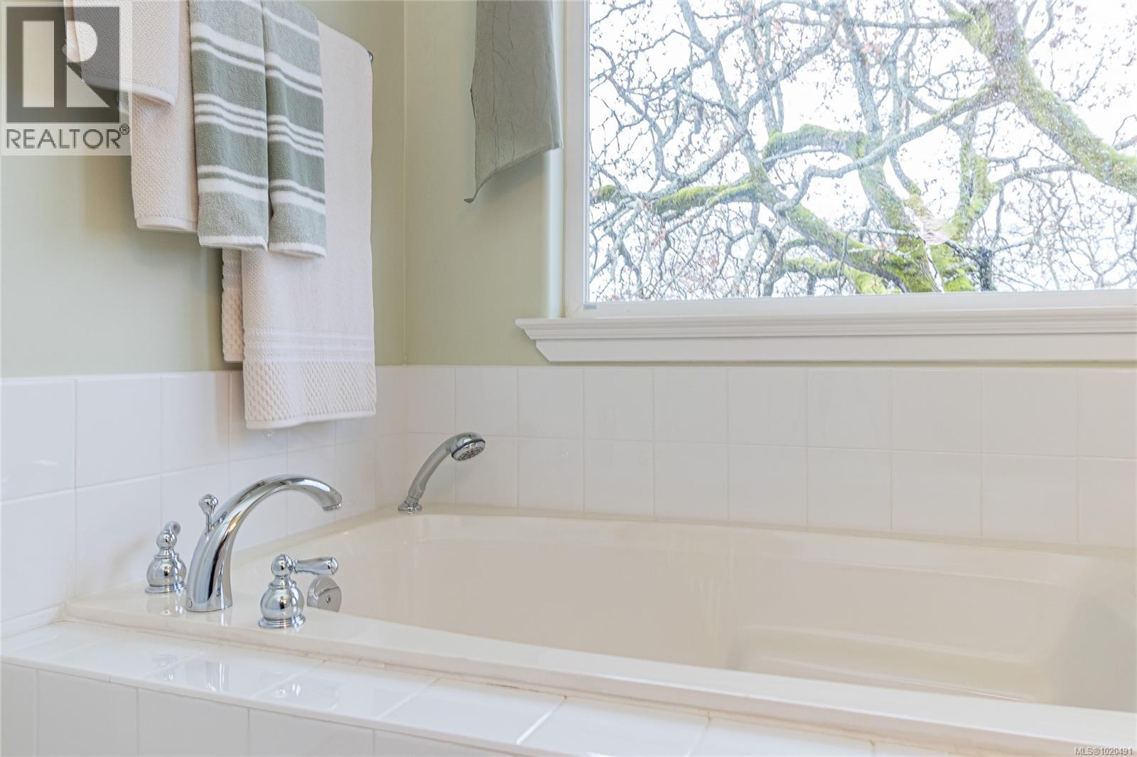 104 1196 Clovelly Terr, Saanich, British Columbia V8P 1V6 - Photo 23 - 1020491