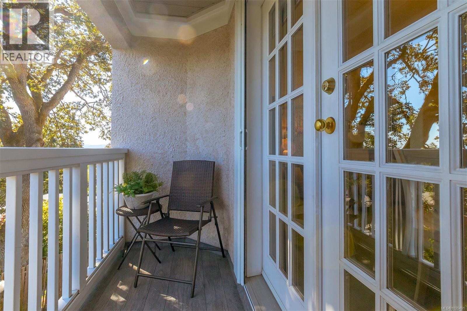 104 1196 Clovelly Terr, Saanich, British Columbia V8P 1V6 - Photo 31 - 1020491