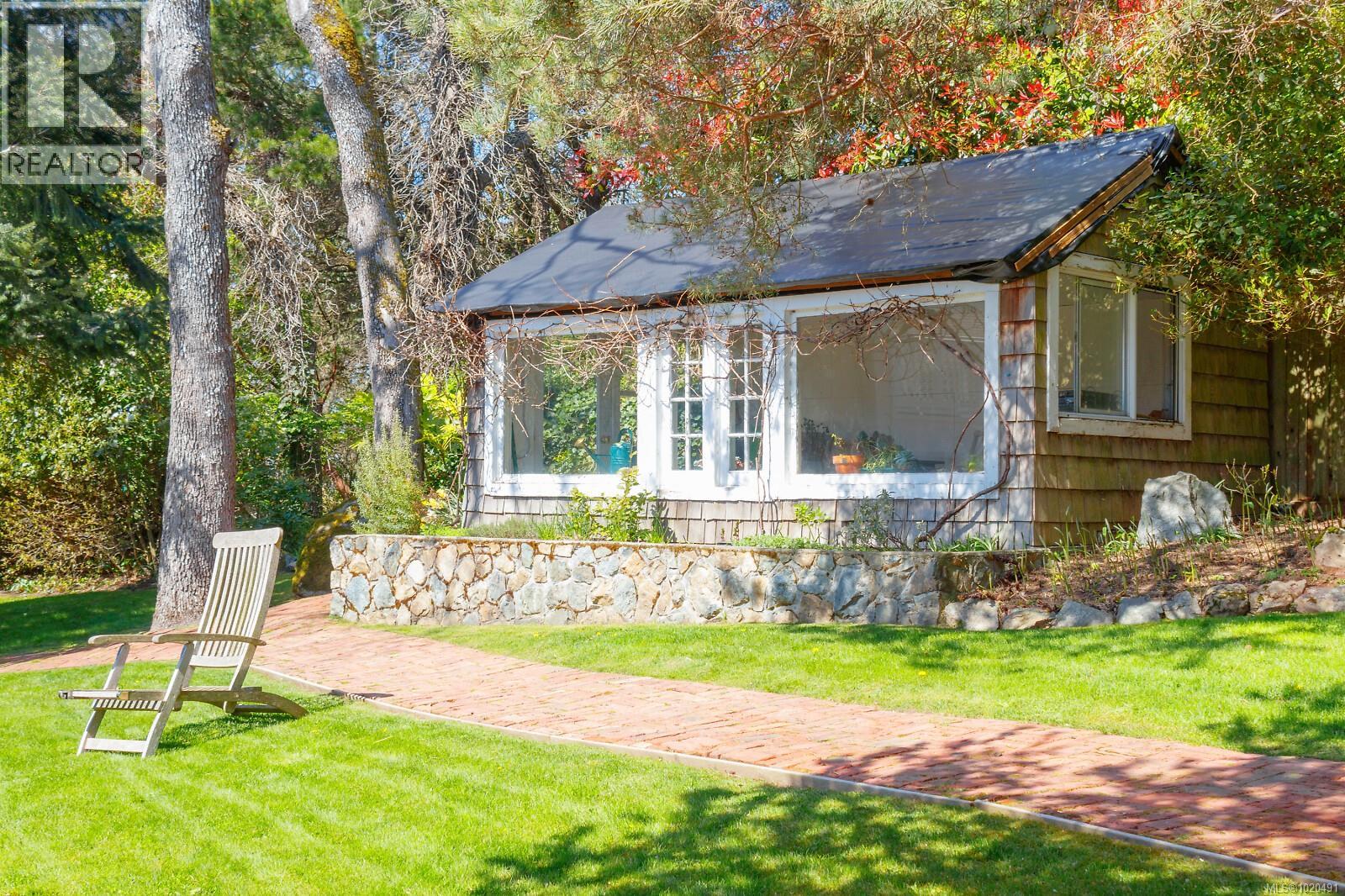 104 1196 Clovelly Terr, Saanich, British Columbia V8P 1V6 - Photo 39 - 1020491