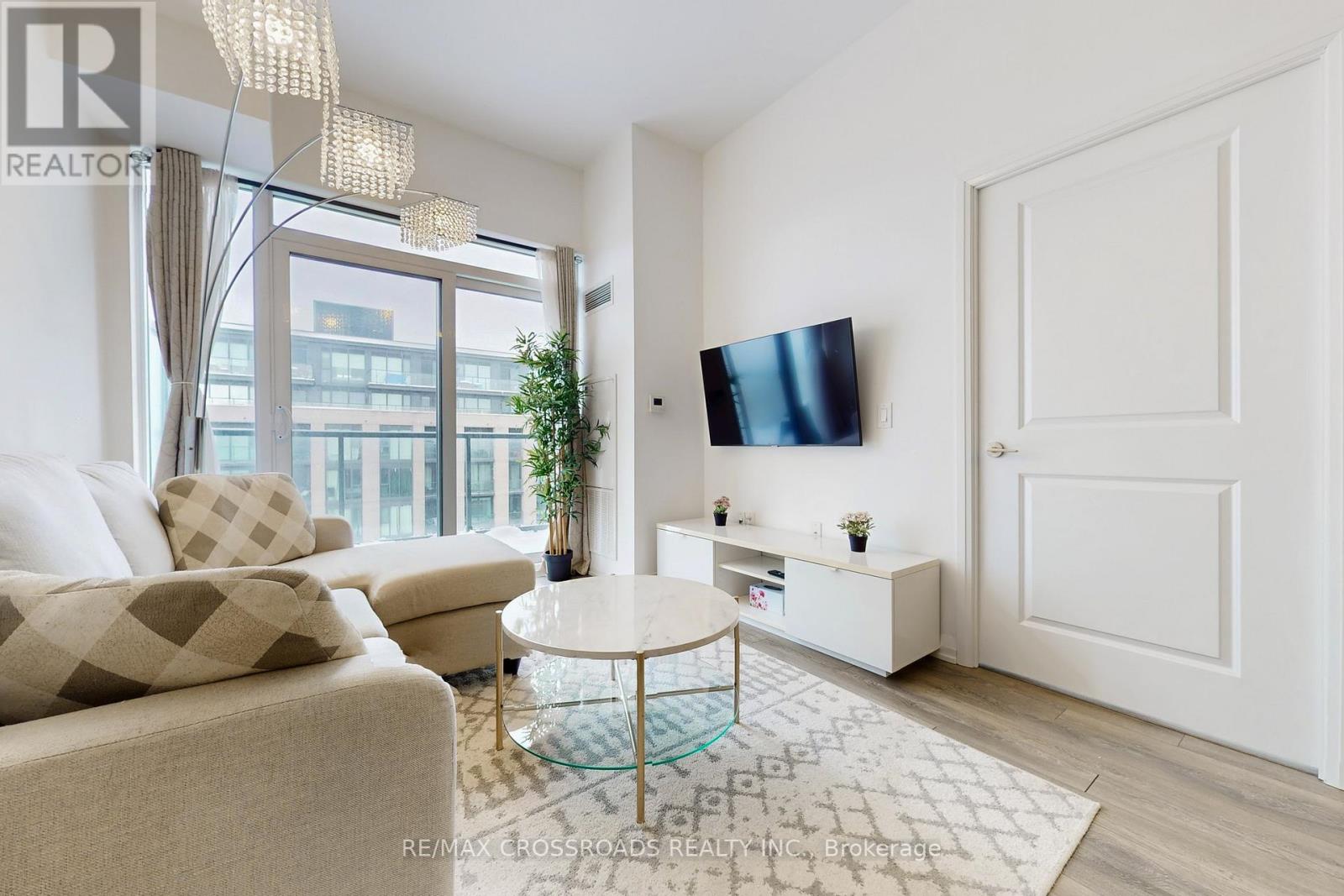 823 - 99 Eagle Rock Way, Vaughan, Ontario  L6A 5A7 - Photo 3 - N12546606