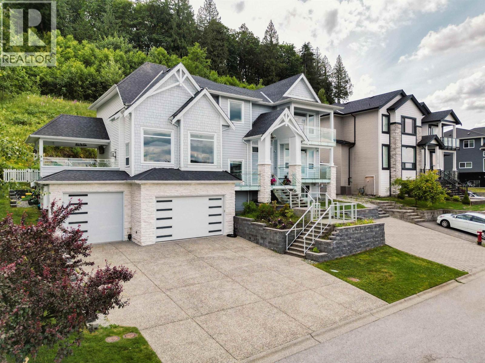 25540 Godwin Drive, Maple Ridge, British Columbia V2W 1G9 - Photo 2 - R3067611