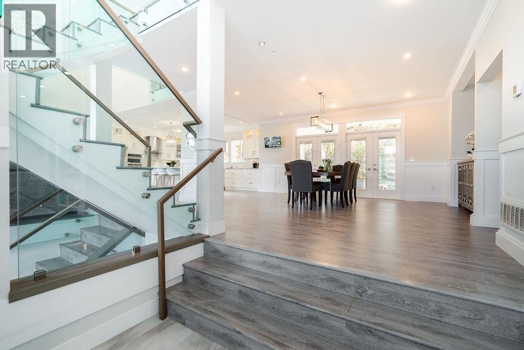 25540 Godwin Drive, Maple Ridge, British Columbia V2W 1G9 - Photo 3 - R3067611