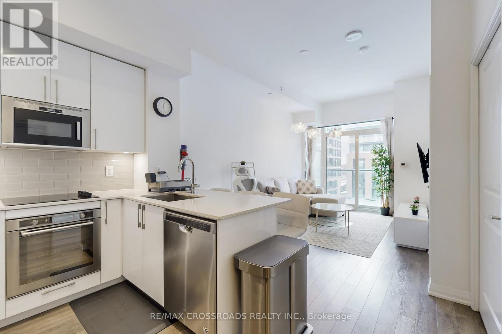 823 - 99 Eagle Rock Way, Vaughan, Ontario  L6A 5A7 - Photo 7 - N12546606