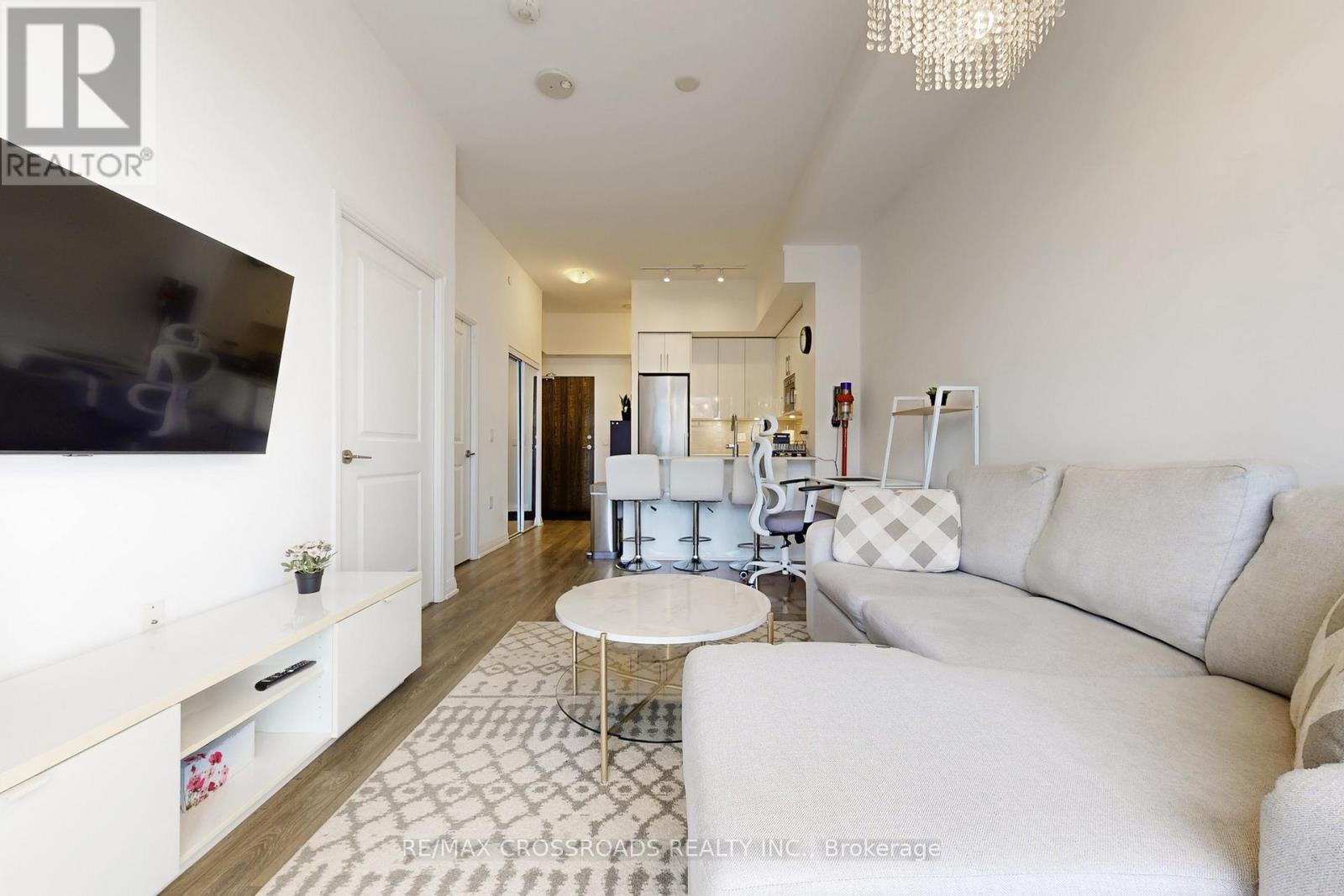 823 - 99 Eagle Rock Way, Vaughan, Ontario  L6A 5A7 - Photo 2 - N12546606