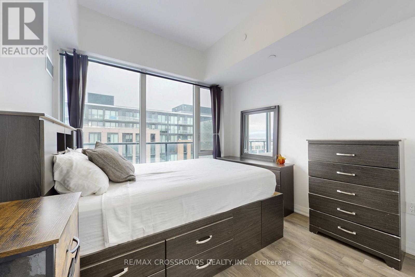 823 - 99 Eagle Rock Way, Vaughan, Ontario  L6A 5A7 - Photo 9 - N12546606