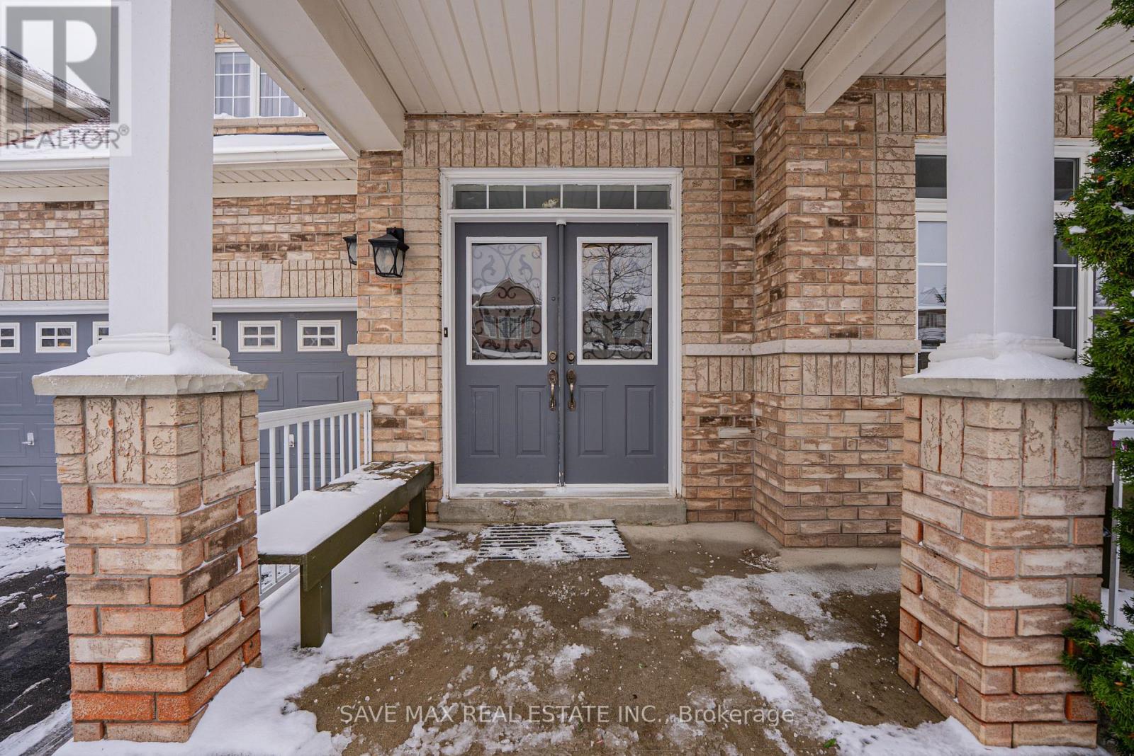 66 Southlake Boulevard, Brampton, Ontario L6V 4P1 - Photo 4 - W12542836